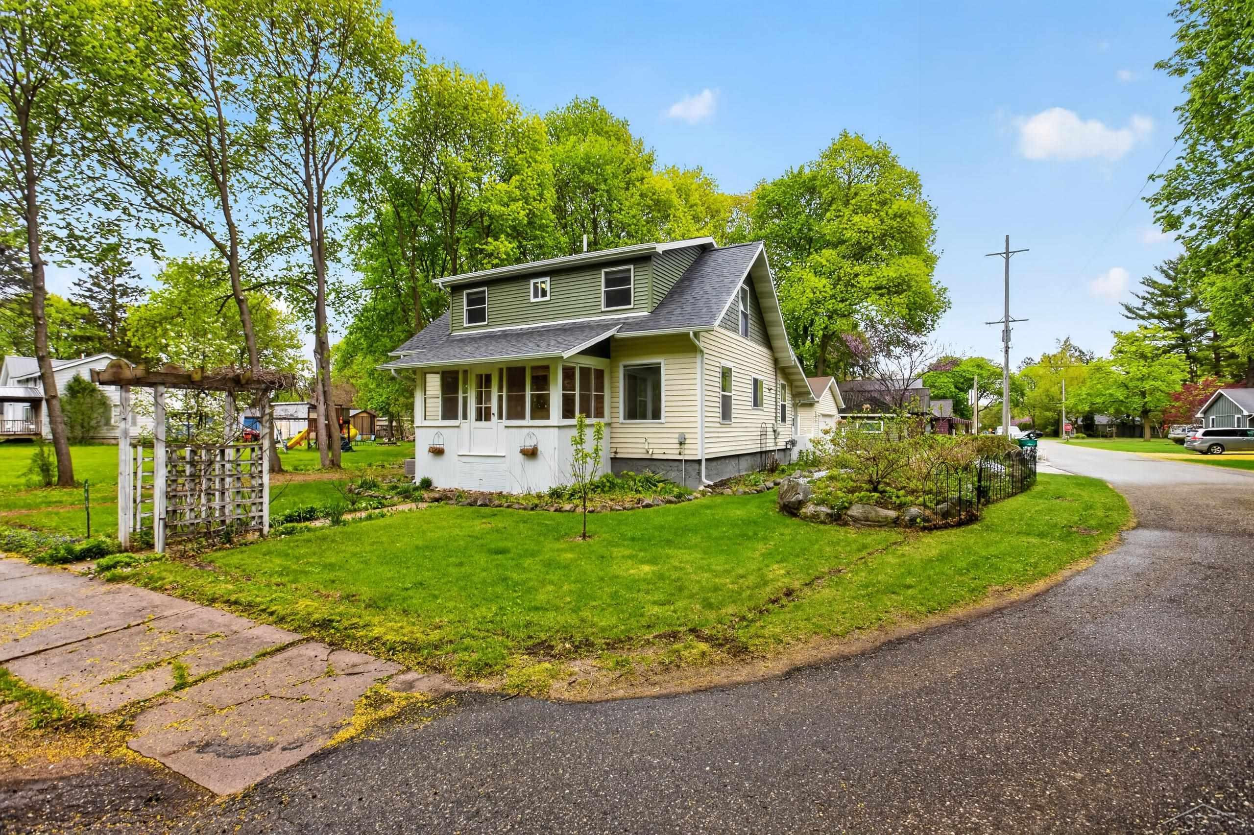 345 S Arcade Street, Gladwin, MI 48624 — Photo 3