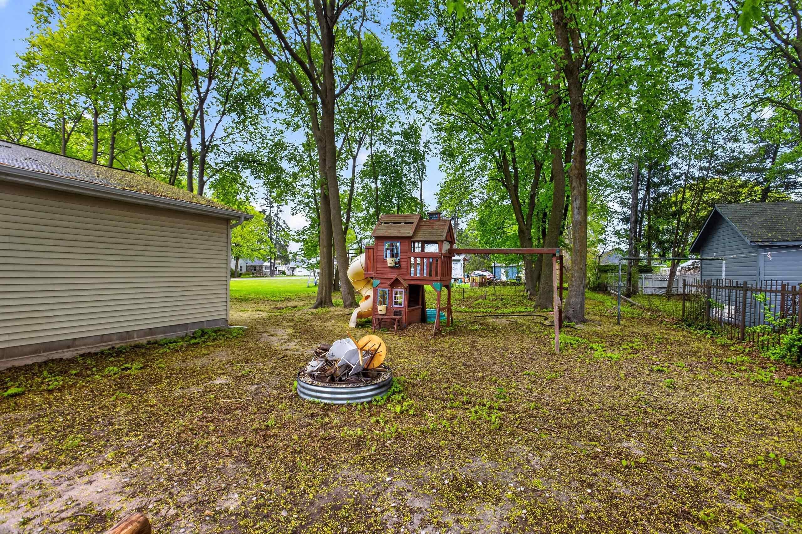 345 S Arcade Street, Gladwin, MI 48624 — Photo 44