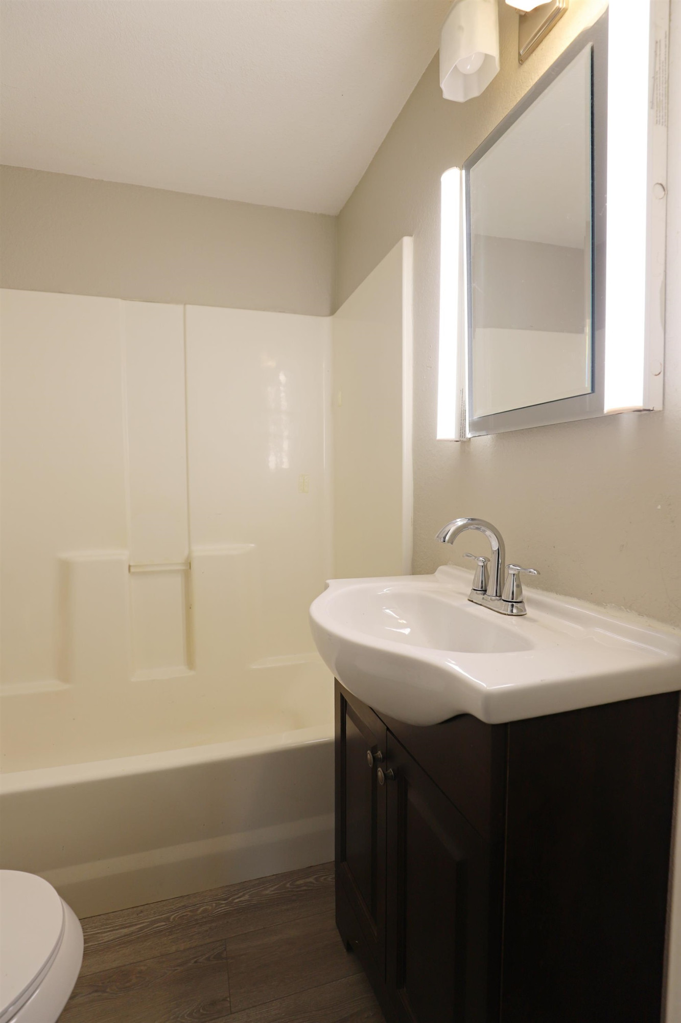 6109 Wendt Drive, Flint, MI 48507 — Photo 11