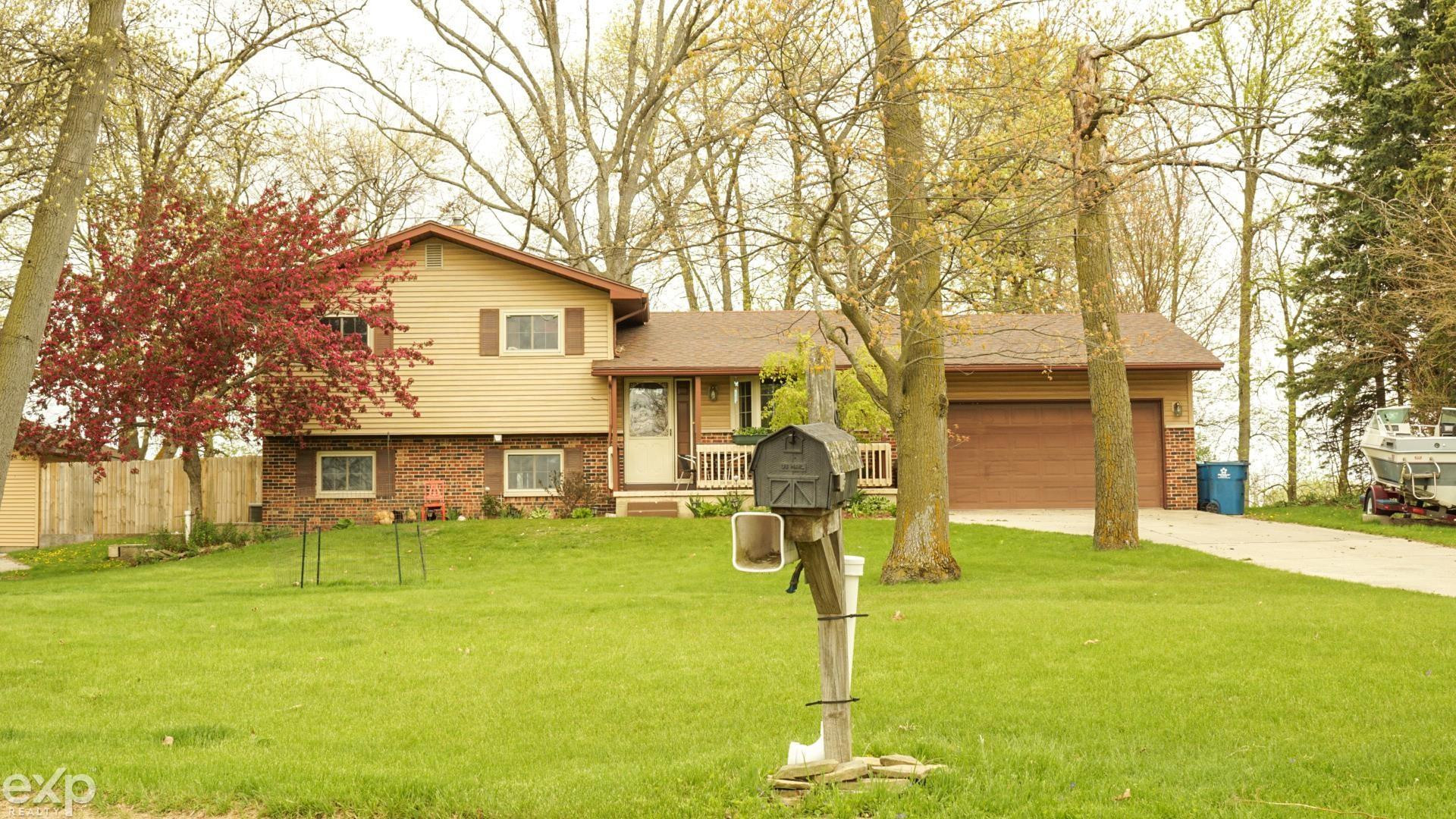 695 Knodt Road, Essexville, MI 48732