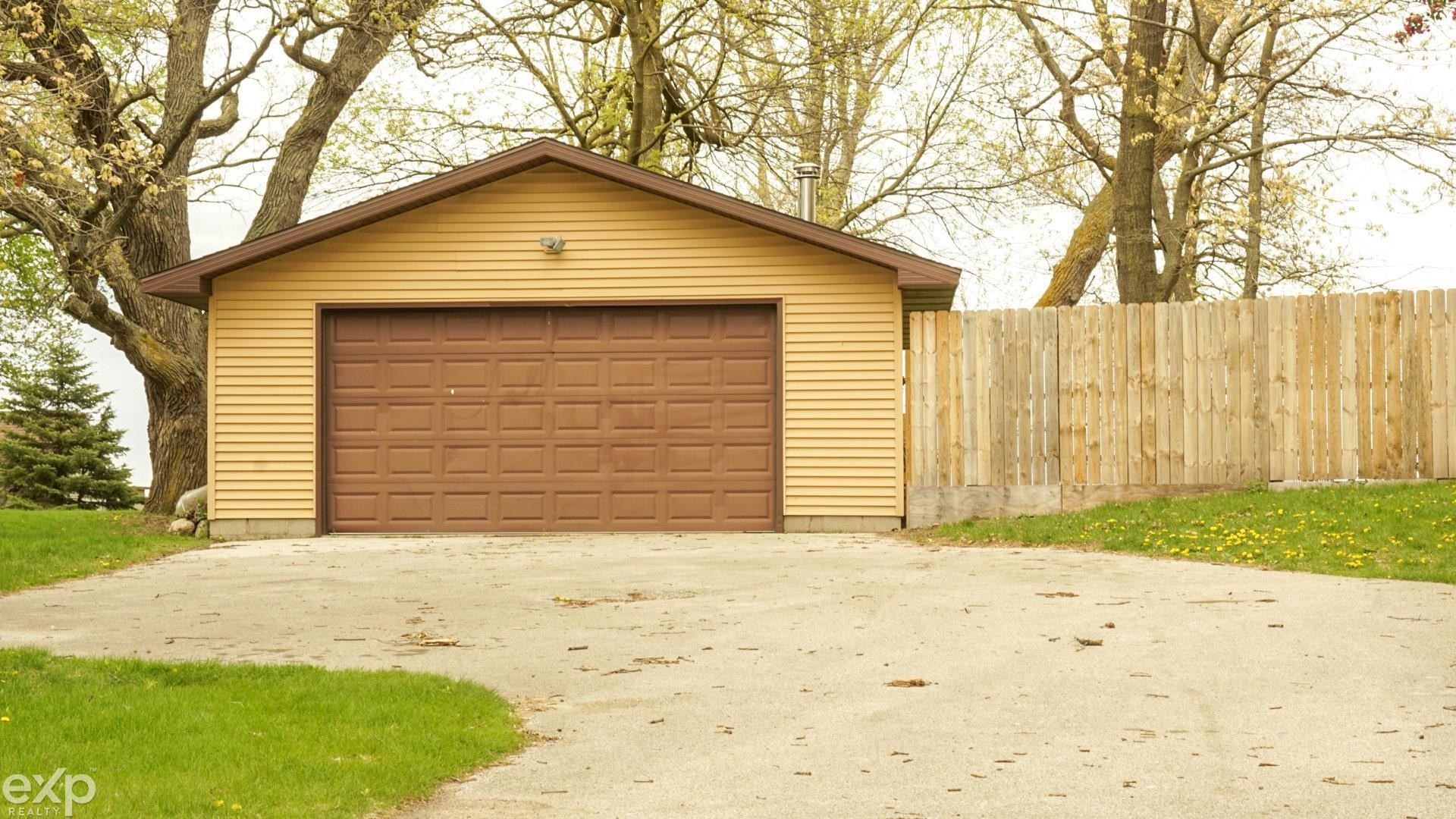 695 Knodt Road, Essexville, MI 48732 — Photo 2