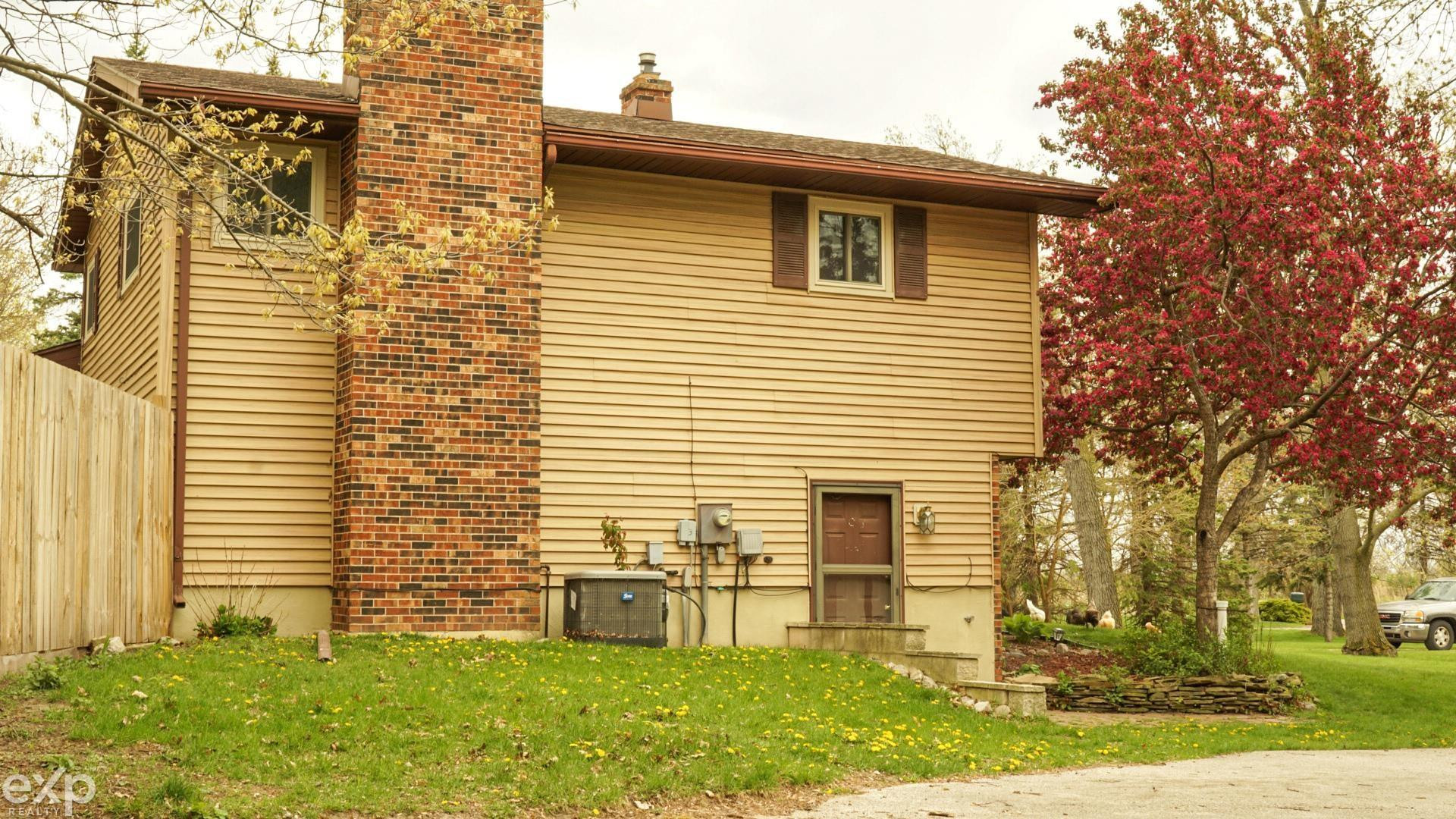 695 Knodt Road, Essexville, MI 48732 — Photo 3