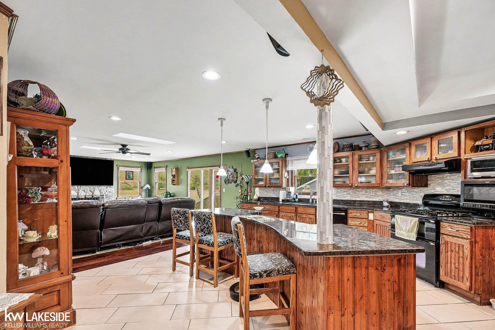 46502 Woodall Road, Shelby Twp, MI 48317 — Photo 13