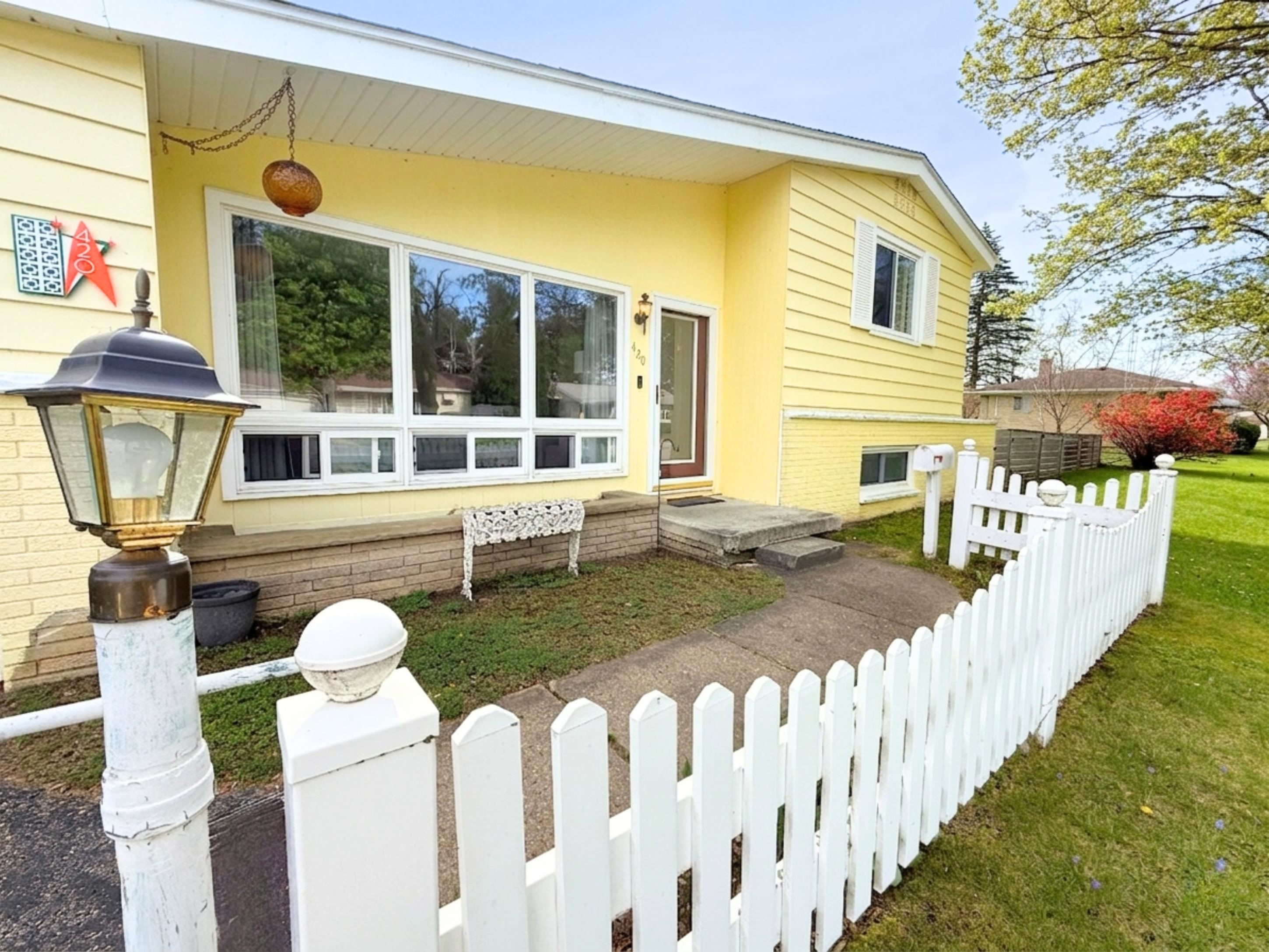 420 Dale Street, Flushing, MI 48433 — Photo 2