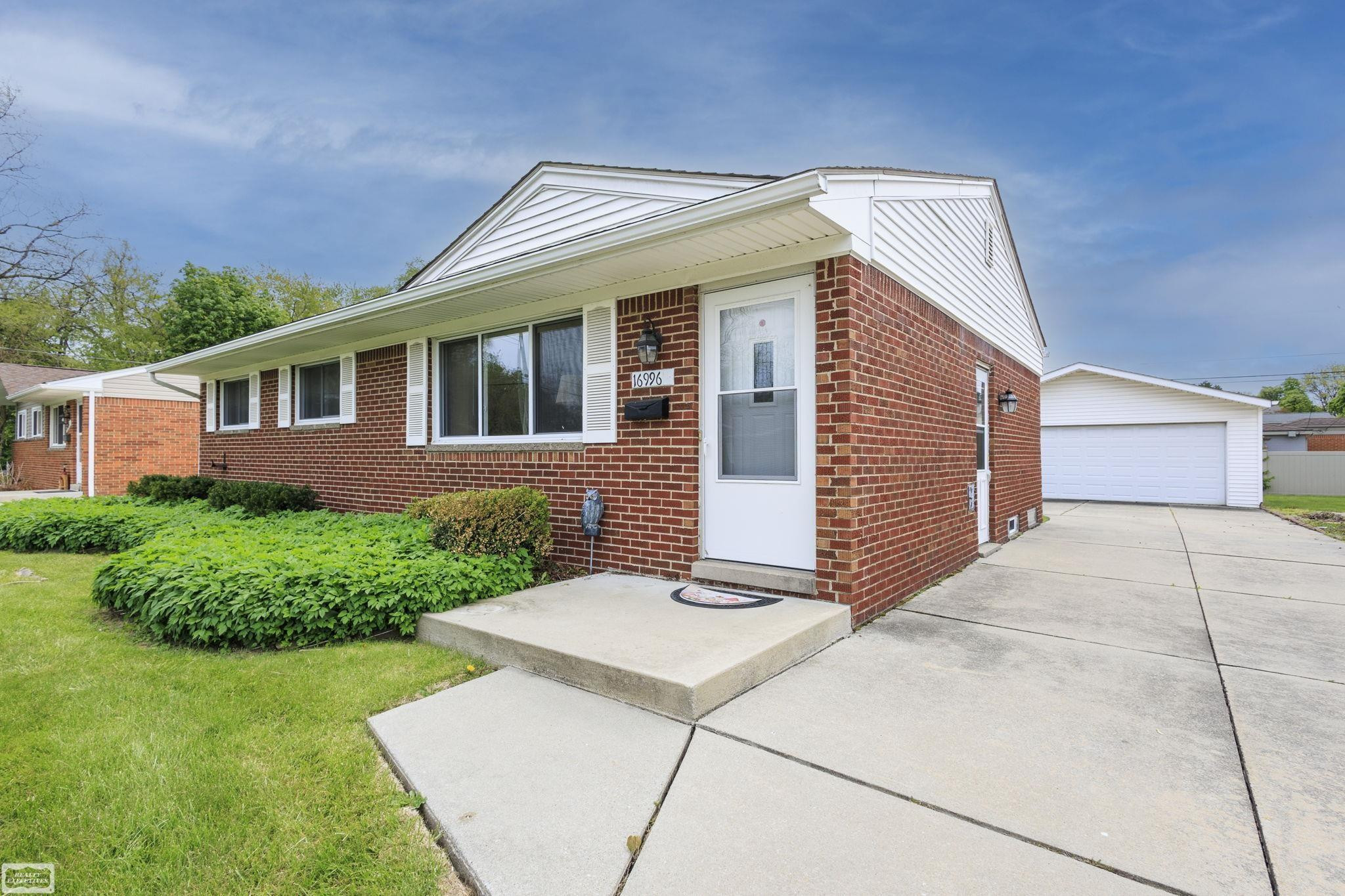 16996 Grettel Avenue, Fraser, MI 48026 — Photo 2