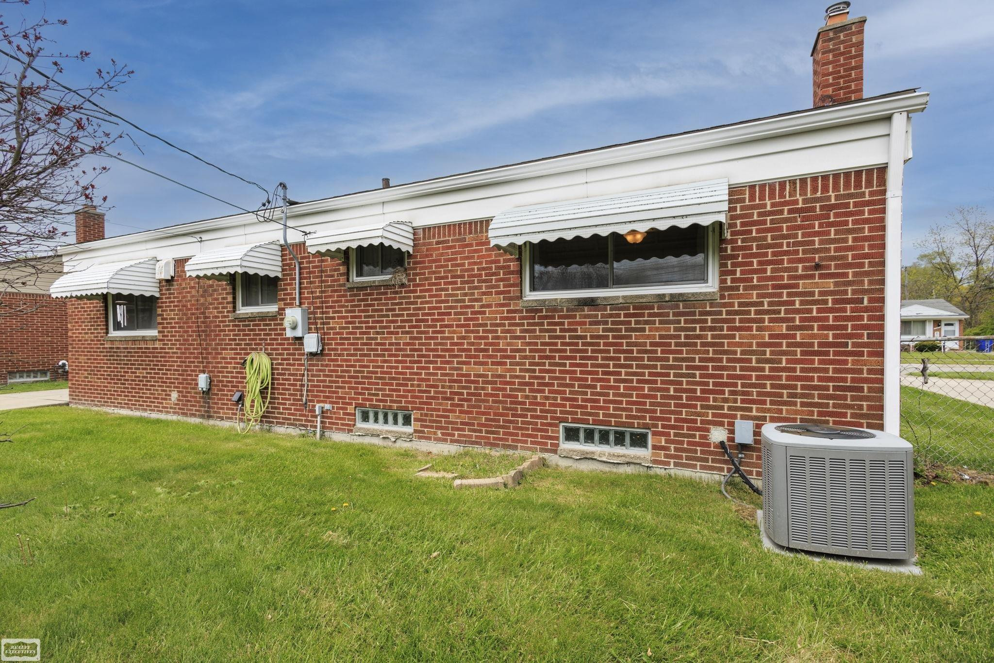 16996 Grettel Avenue, Fraser, MI 48026 — Photo 6
