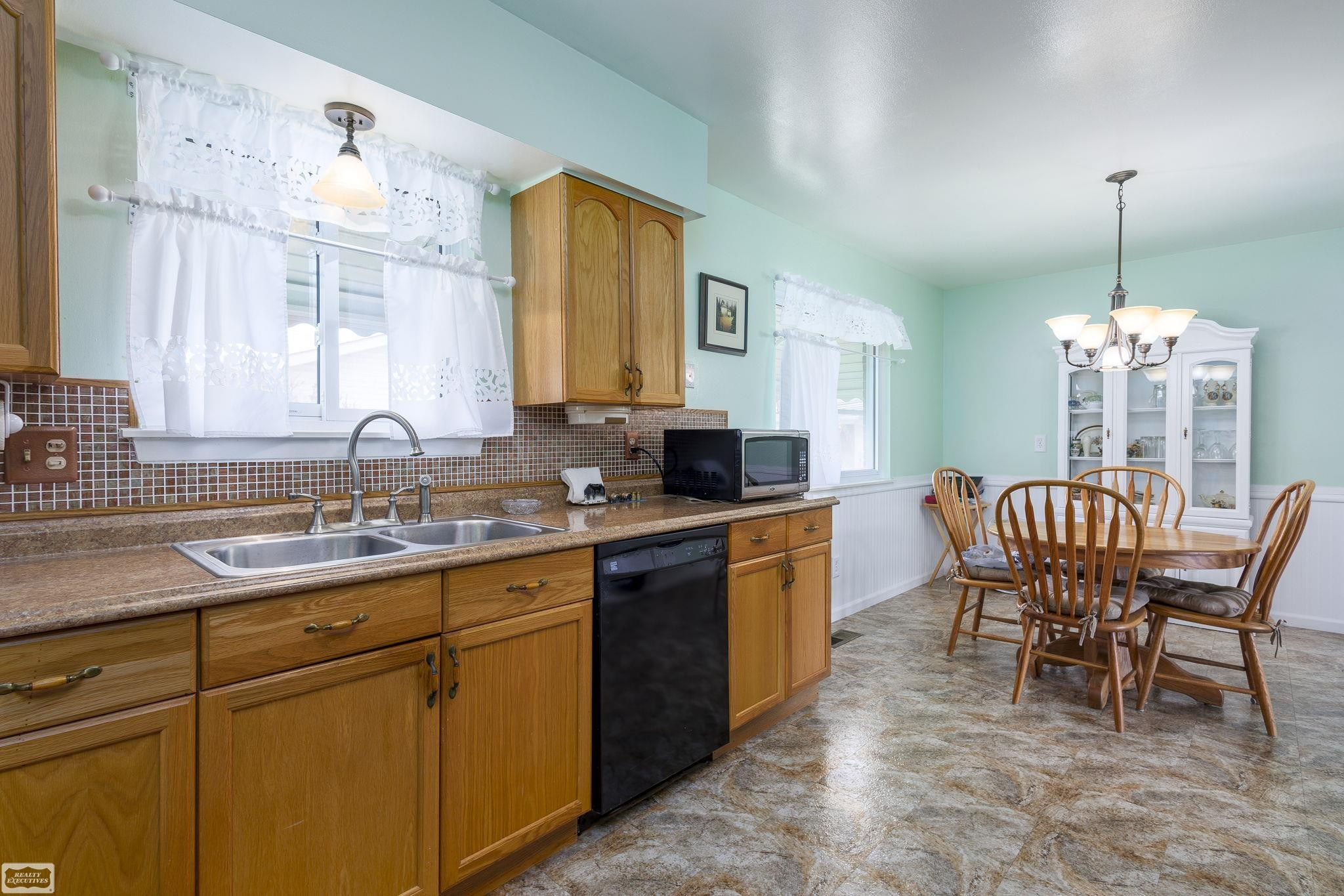 16996 Grettel Avenue, Fraser, MI 48026 — Photo 16