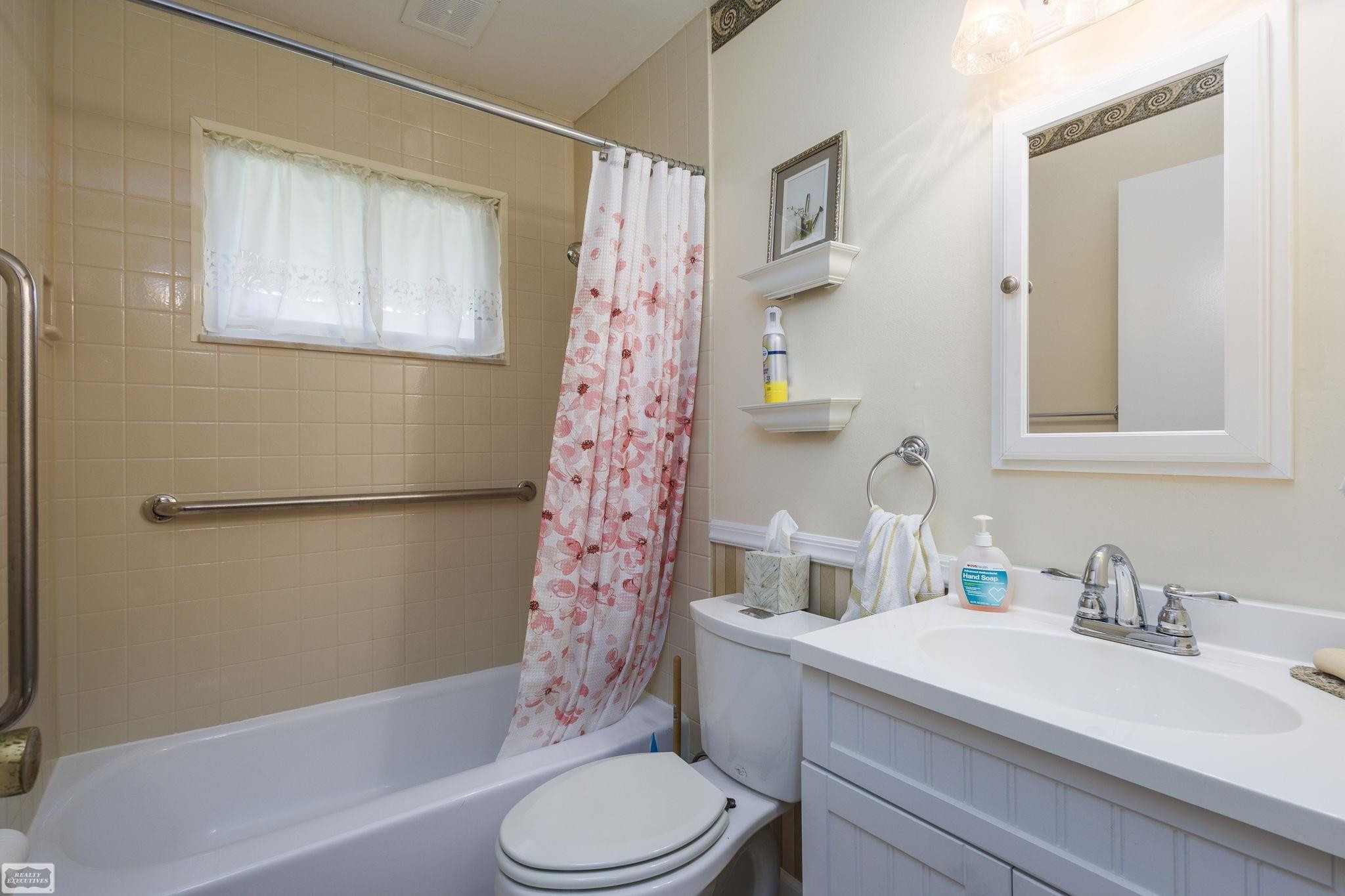 16996 Grettel Avenue, Fraser, MI 48026 — Photo 23