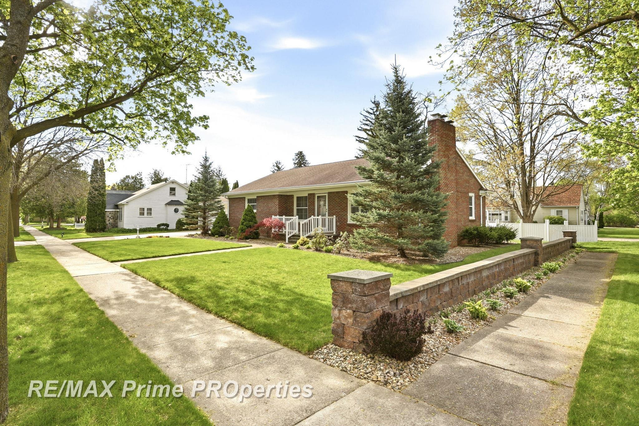725 W Frank Street, Caro, MI 48723 — Photo 3