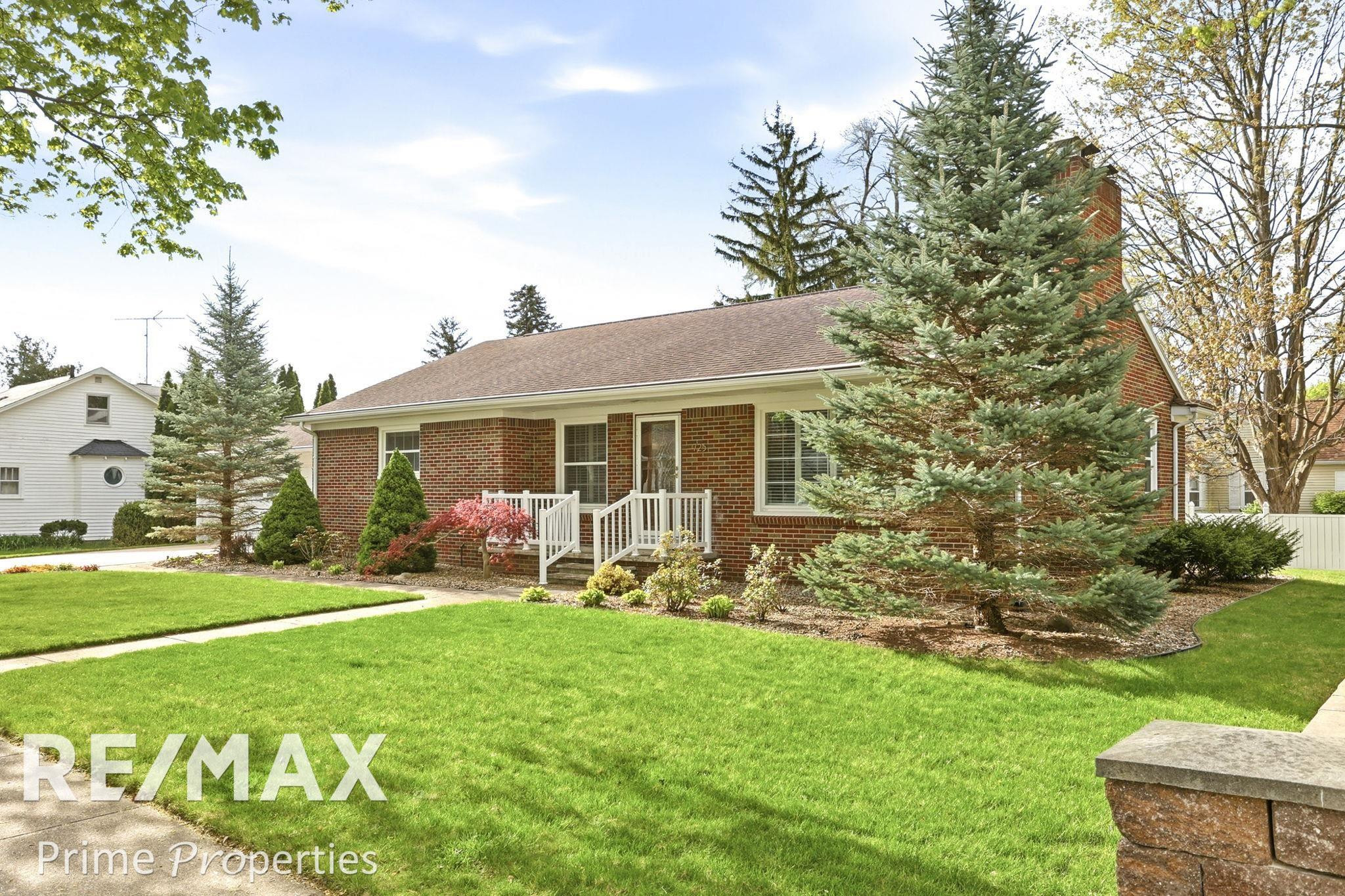 725 W Frank Street, Caro, MI 48723