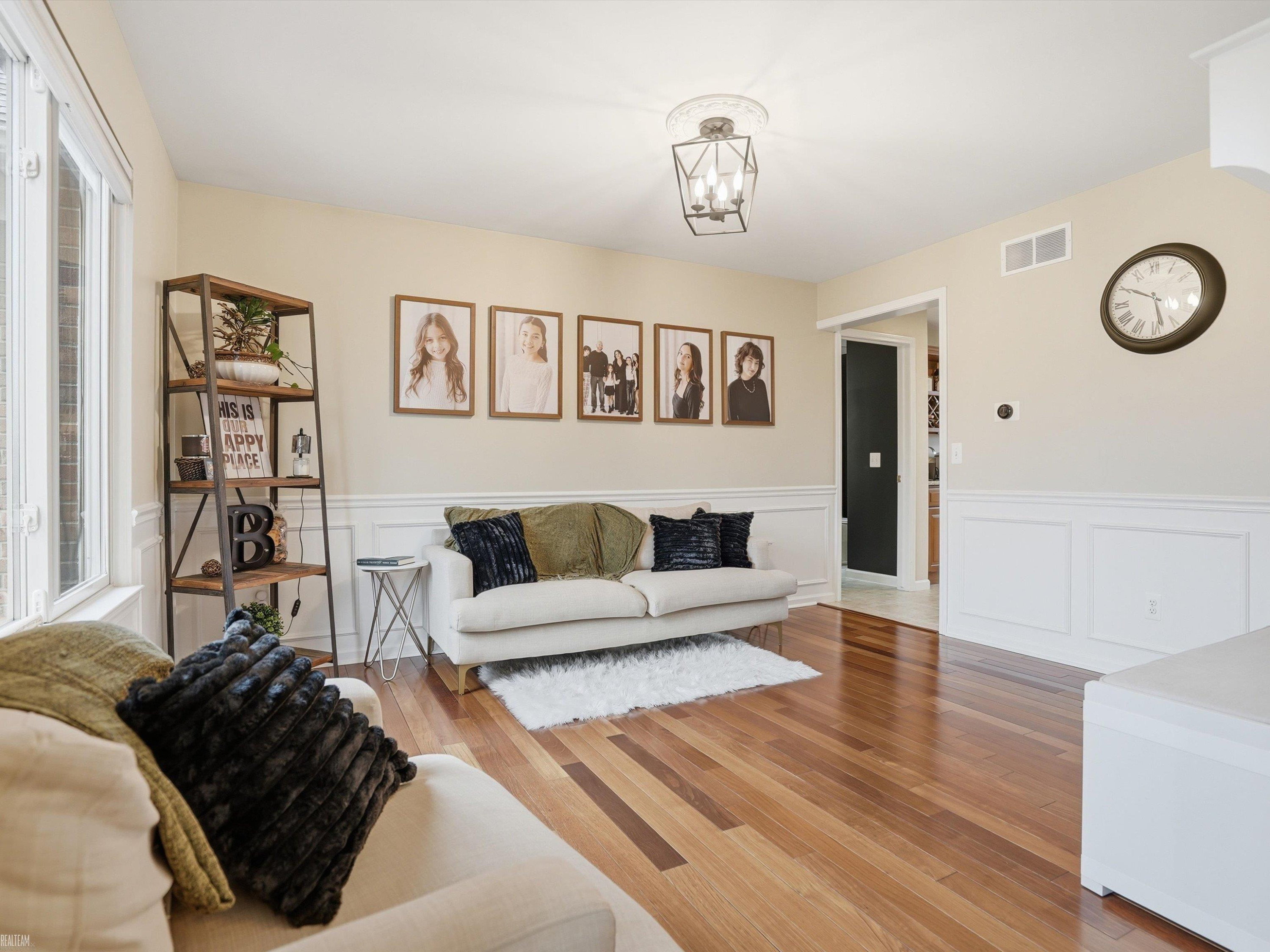 20483 St Martins Avenue, MI 48044 — Photo 6