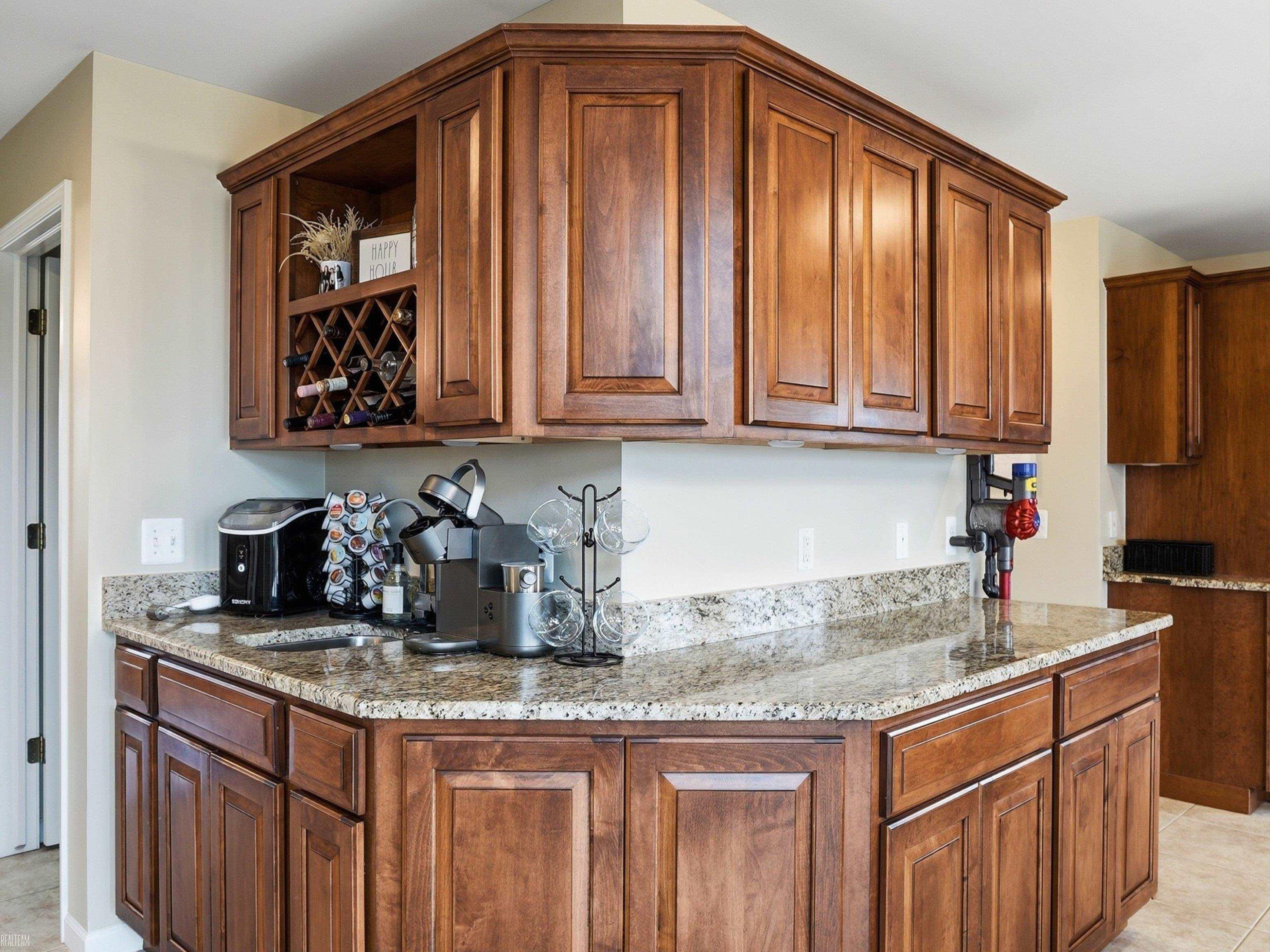 20483 St Martins Avenue, MI 48044 — Photo 13