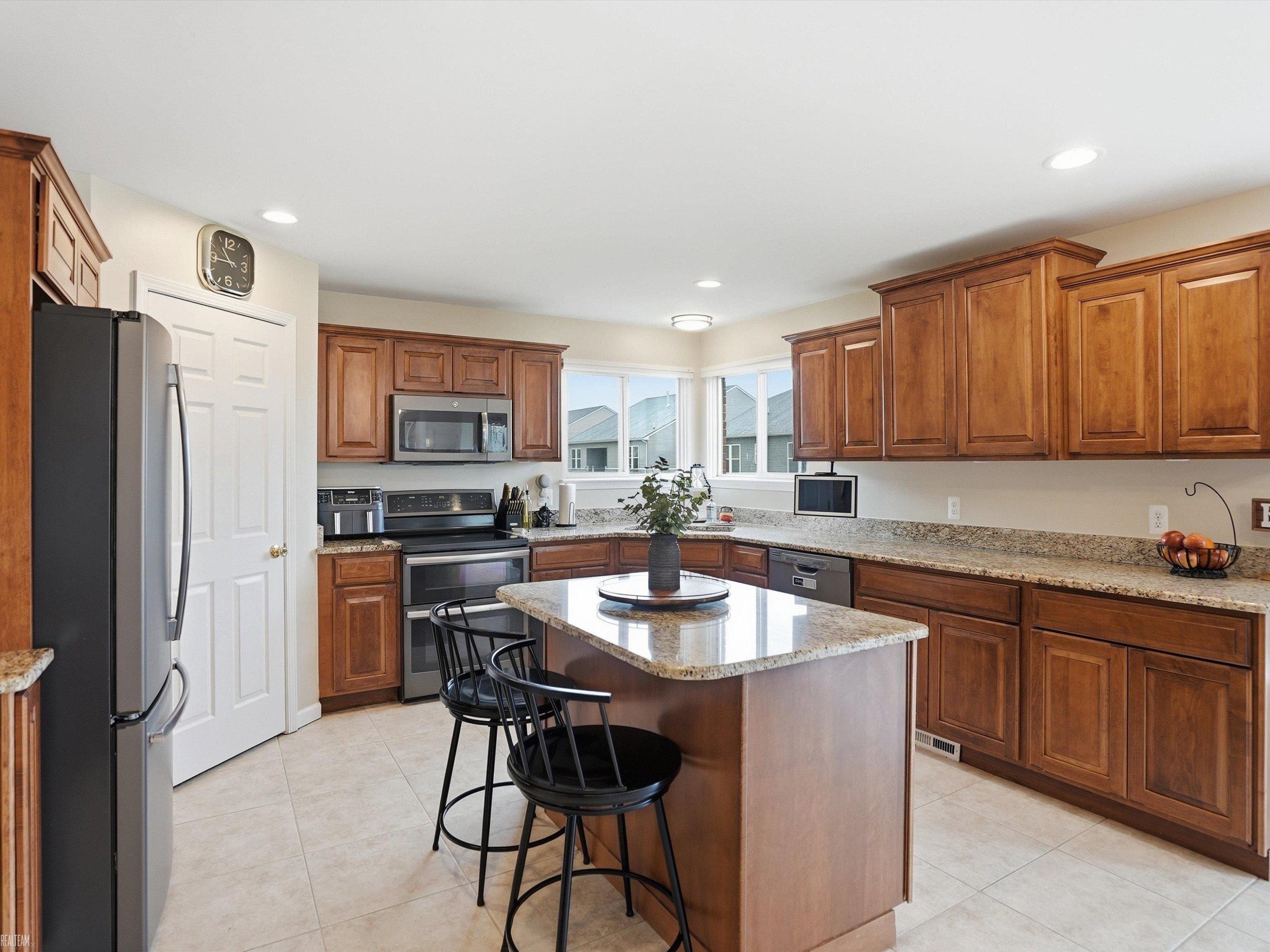 20483 St Martins Avenue, MI 48044 — Photo 16