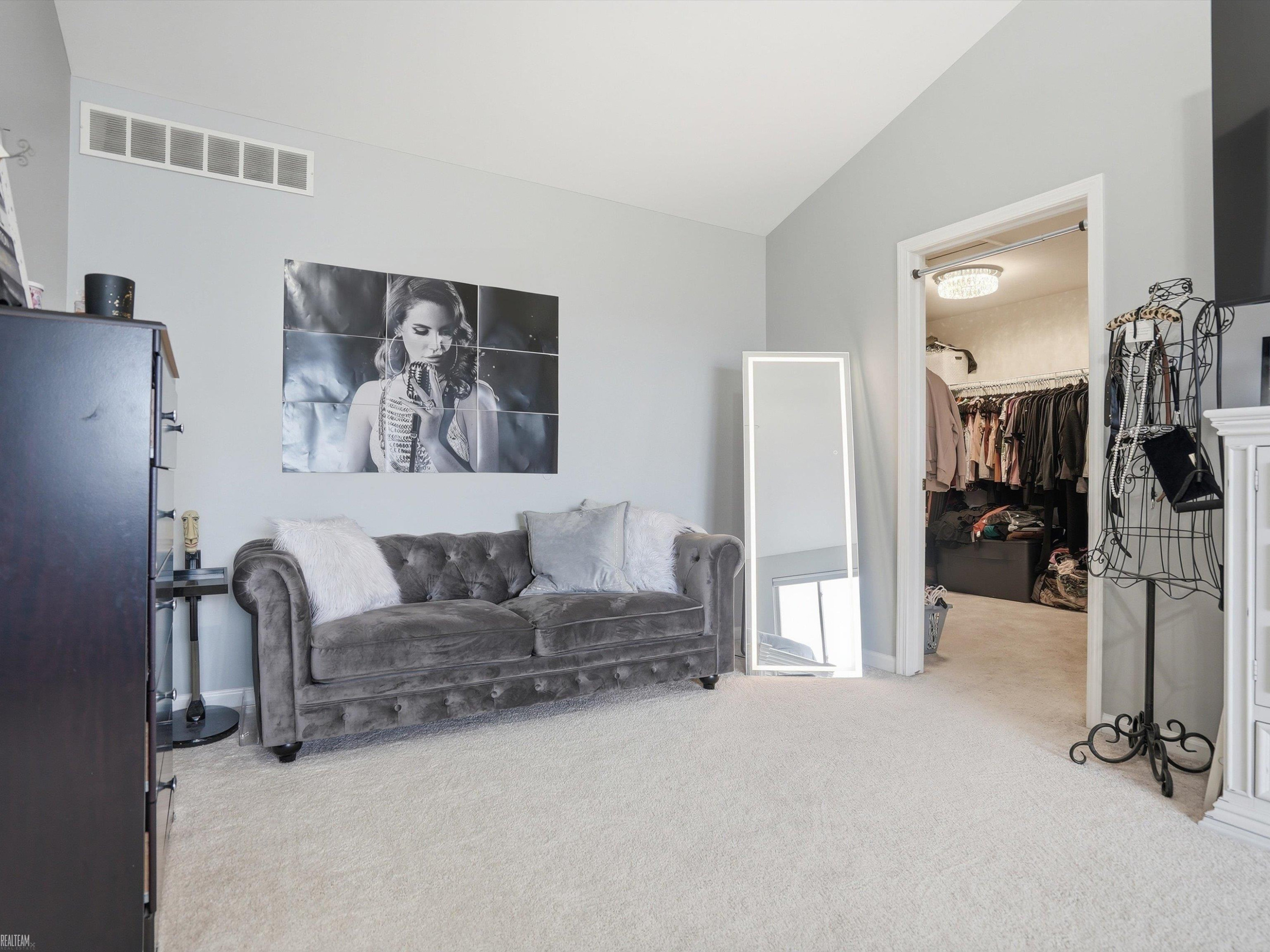20483 St Martins Avenue, MI 48044 — Photo 22