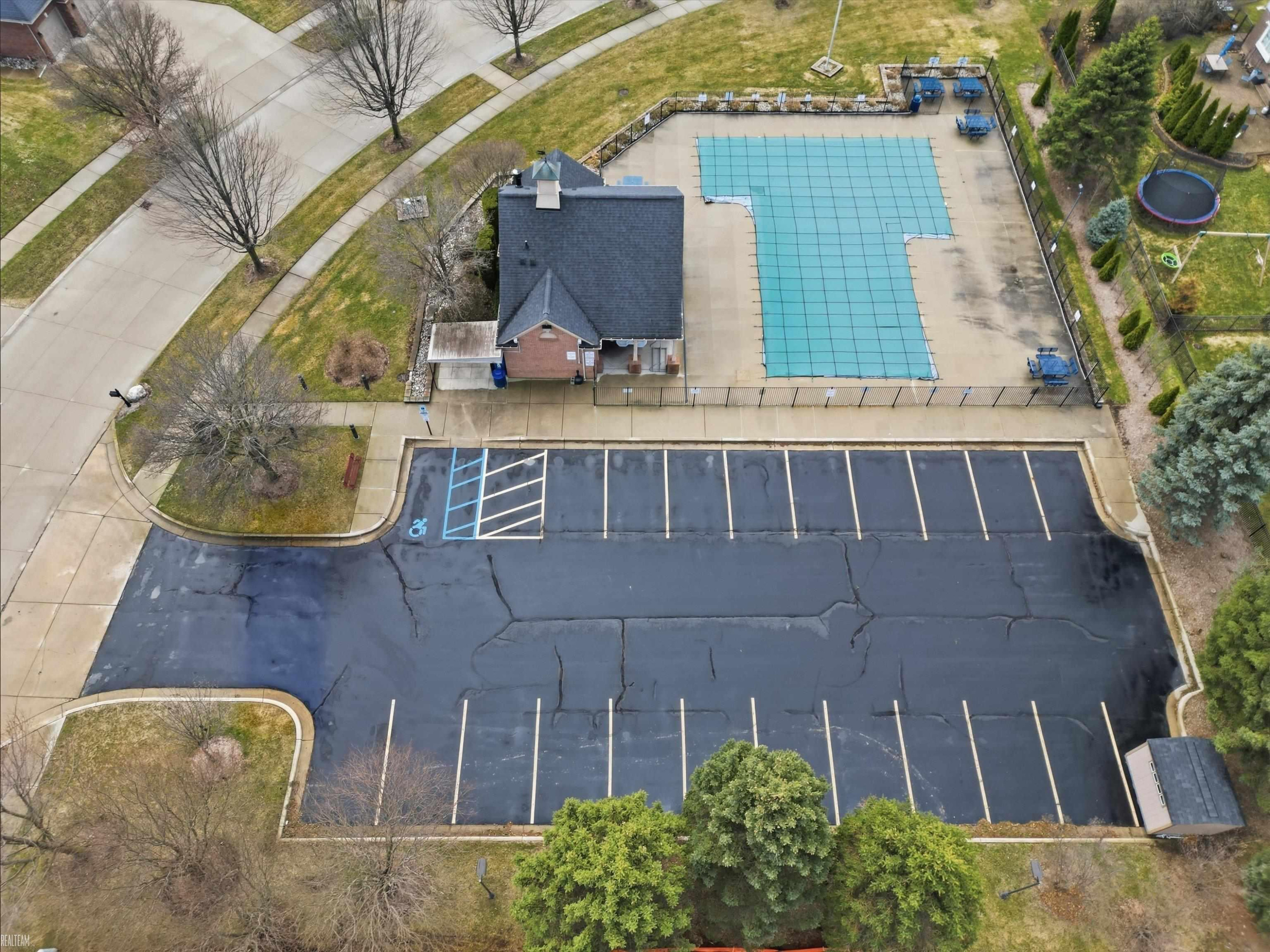 20483 St Martins Avenue, MI 48044 — Photo 38