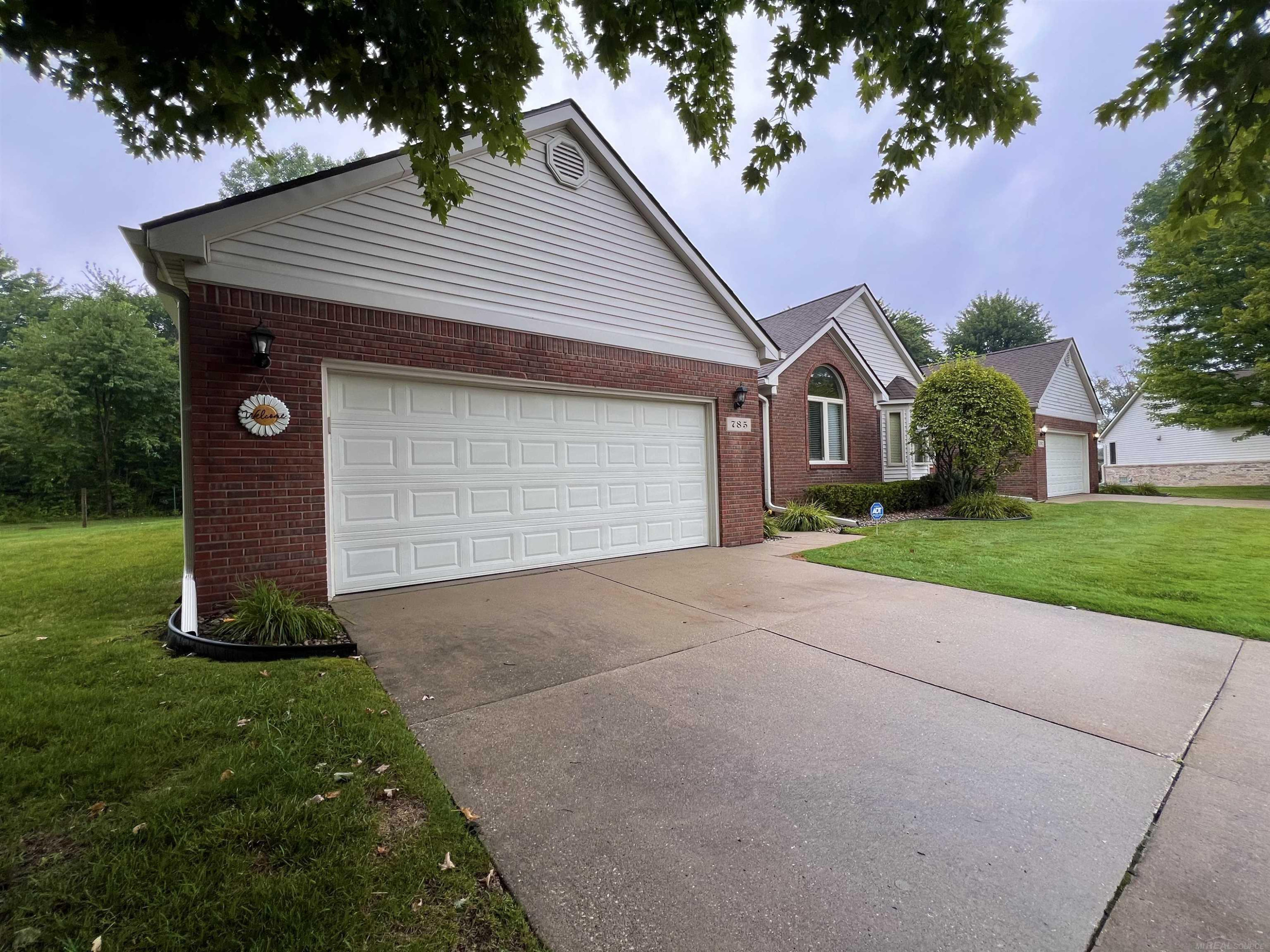785 W Snowbird Circle, 19, MI 48079 — Photo 6