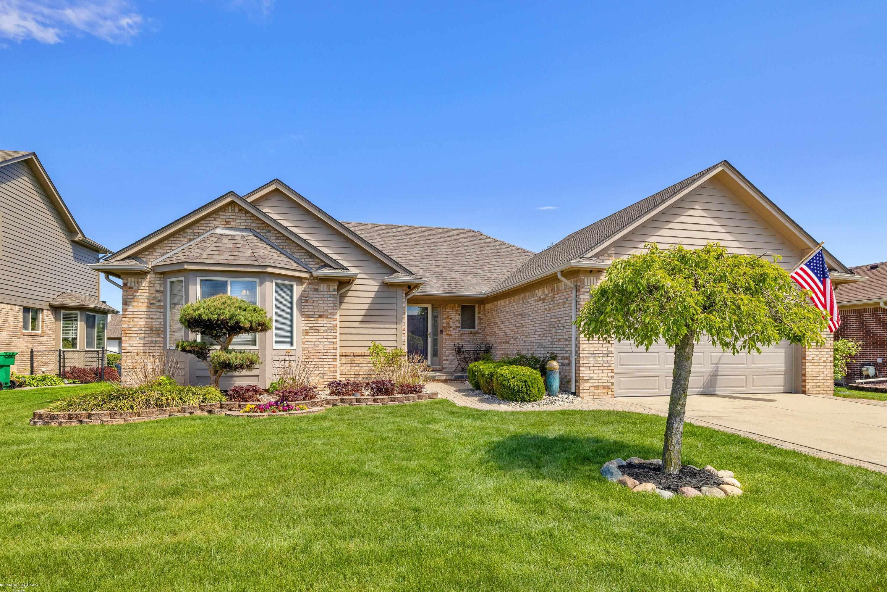 22465 Bluewater Drive, Macomb, MI 48044 — Photo 2