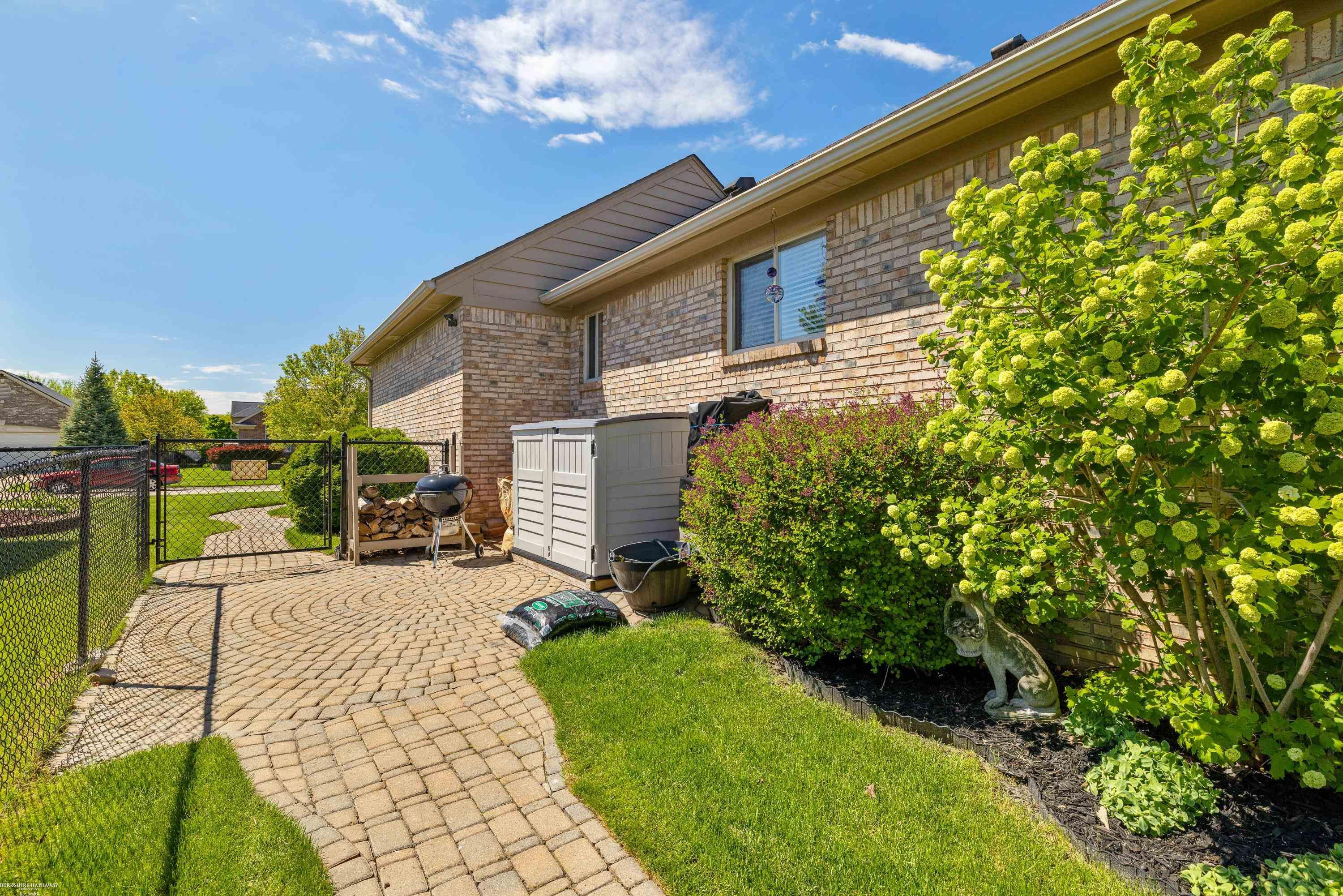 22465 Bluewater Drive, Macomb, MI 48044 — Photo 53