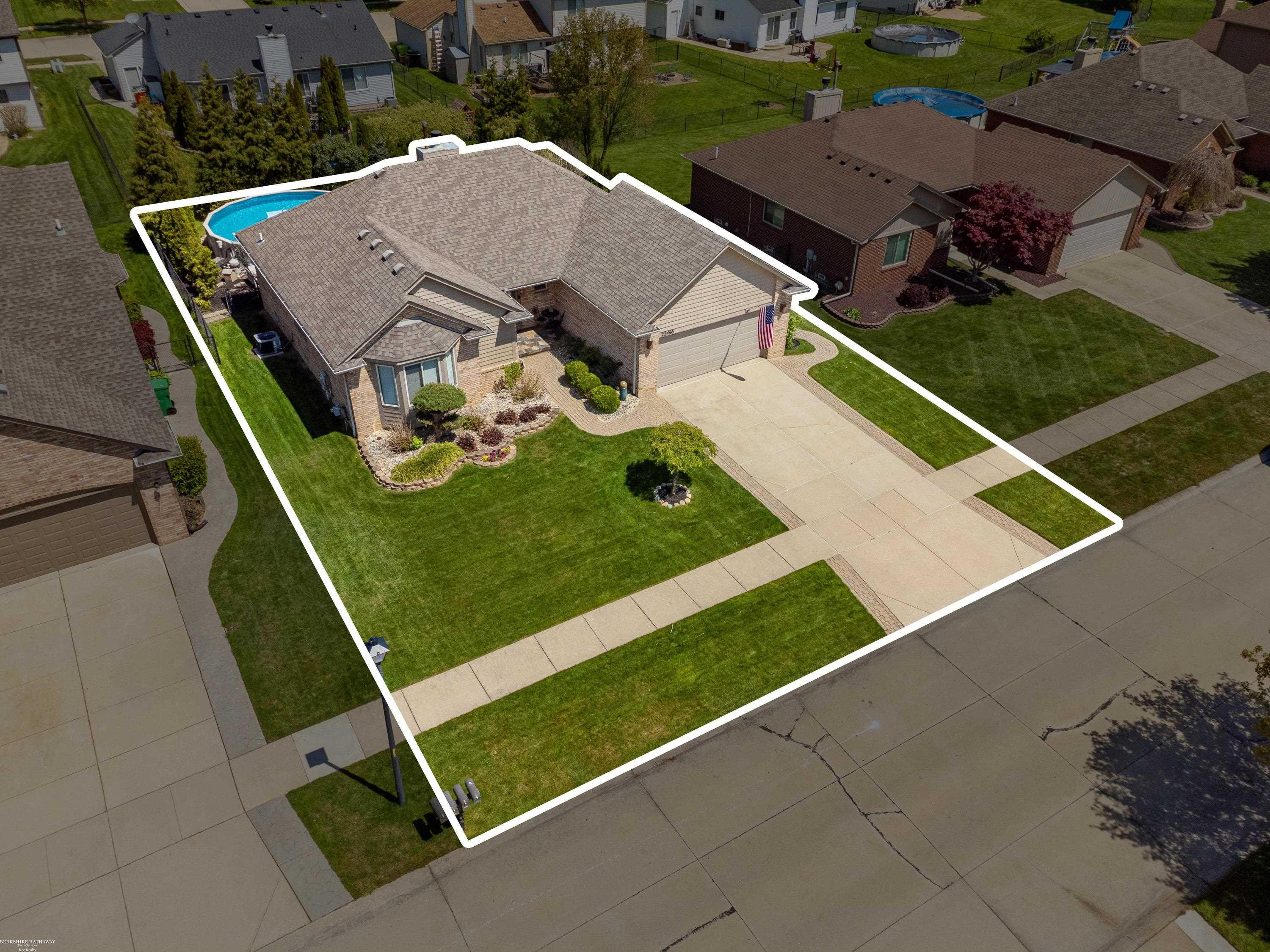 22465 Bluewater Drive, Macomb, MI 48044 — Photo 65