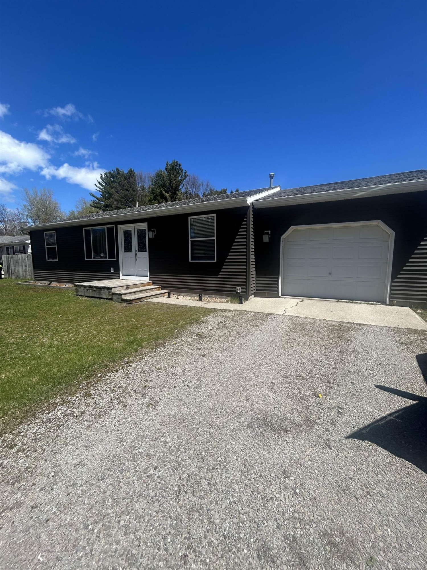 1012 Owosso Street, East Tawas, MI 48730