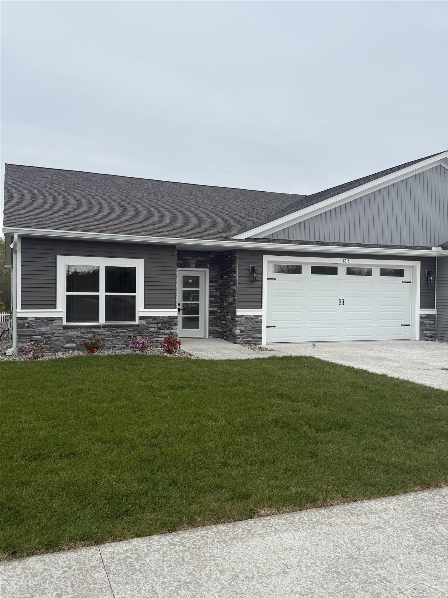 7615 Cole Lane, Midland, MI 48642