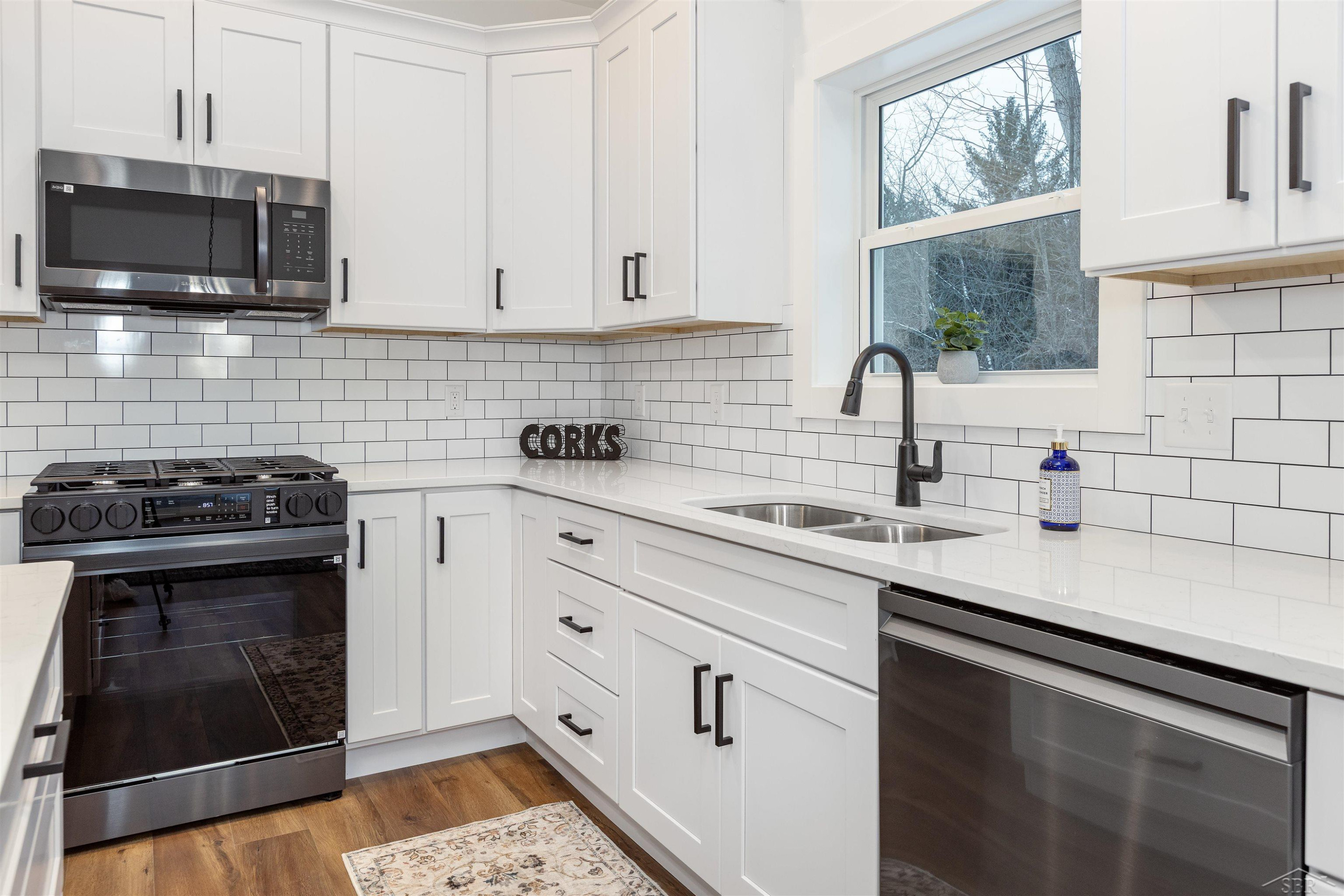 7615 Cole Lane, Midland, MI 48642 — Photo 9