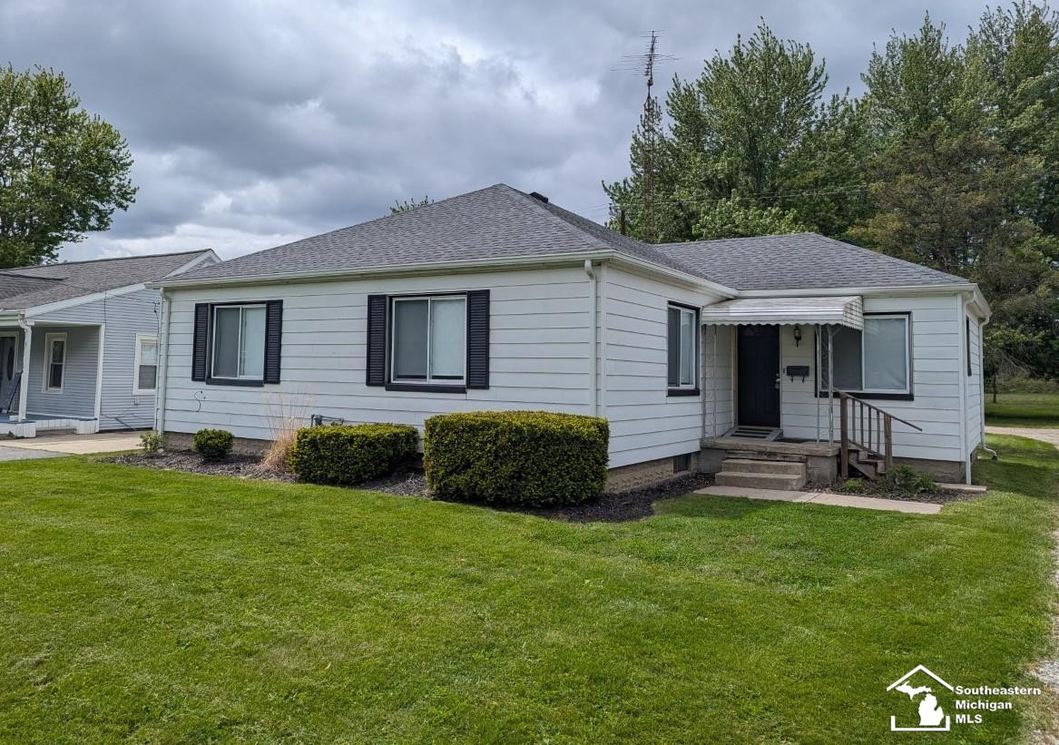 3585 Vivian Road, Monroe, MI 48162 — front exterior