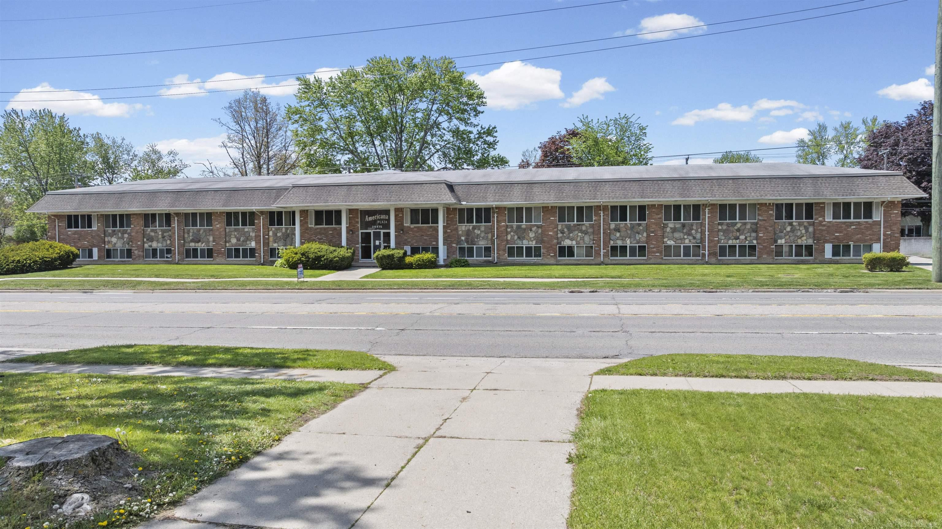 28475 Greenfield Road - Photo 2