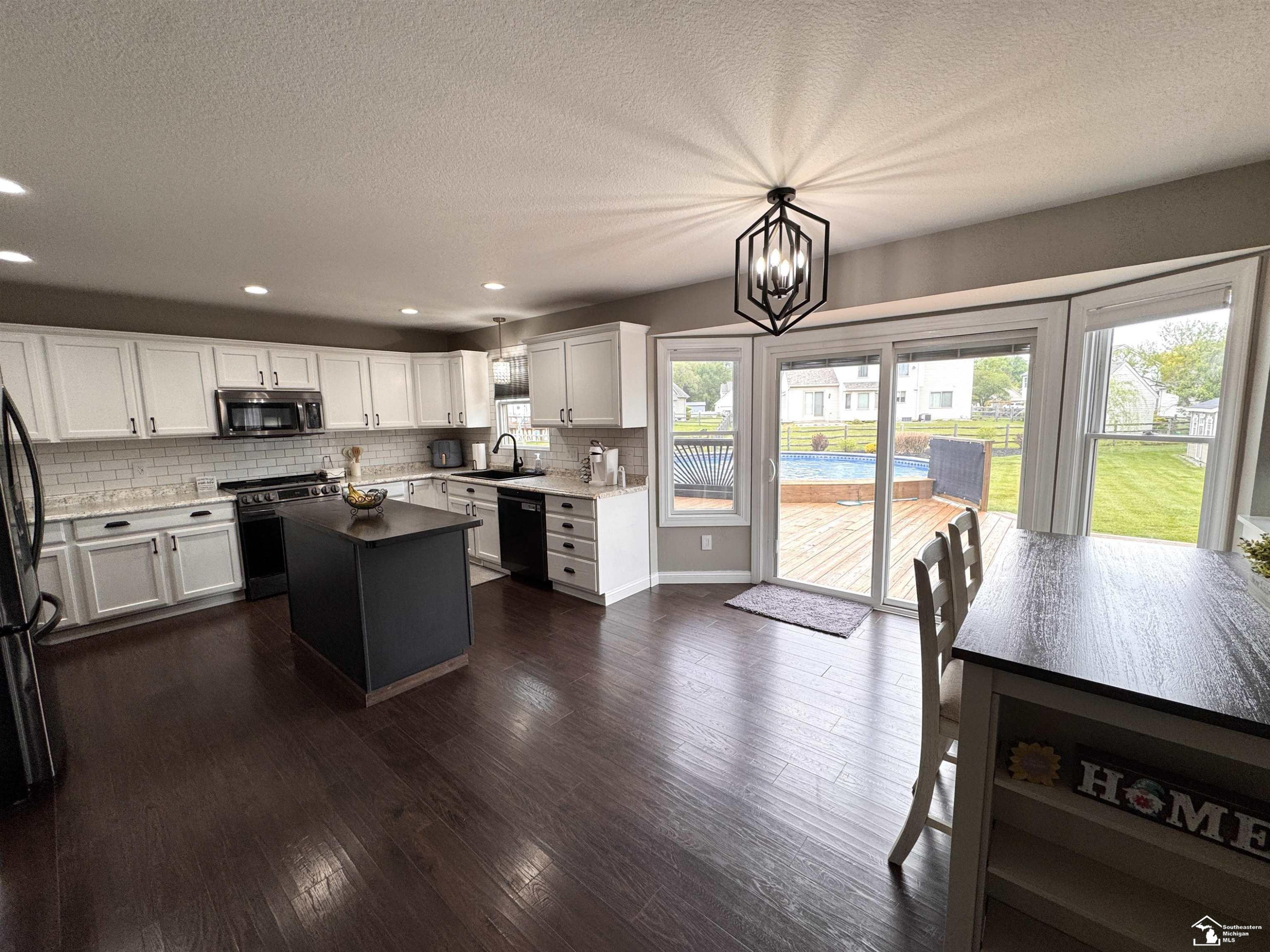 2823 Chapel Creek Drive, Lambertville, MI 48144 — Photo 12