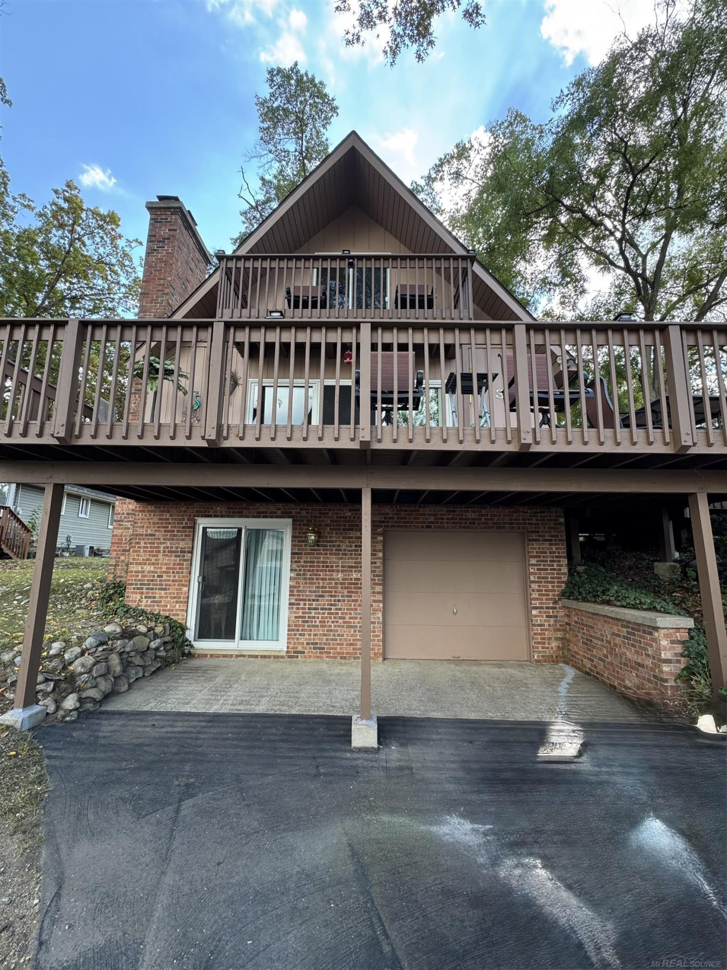 3380 Orchard Drive, Pinckney, MI 48169 — front exterior