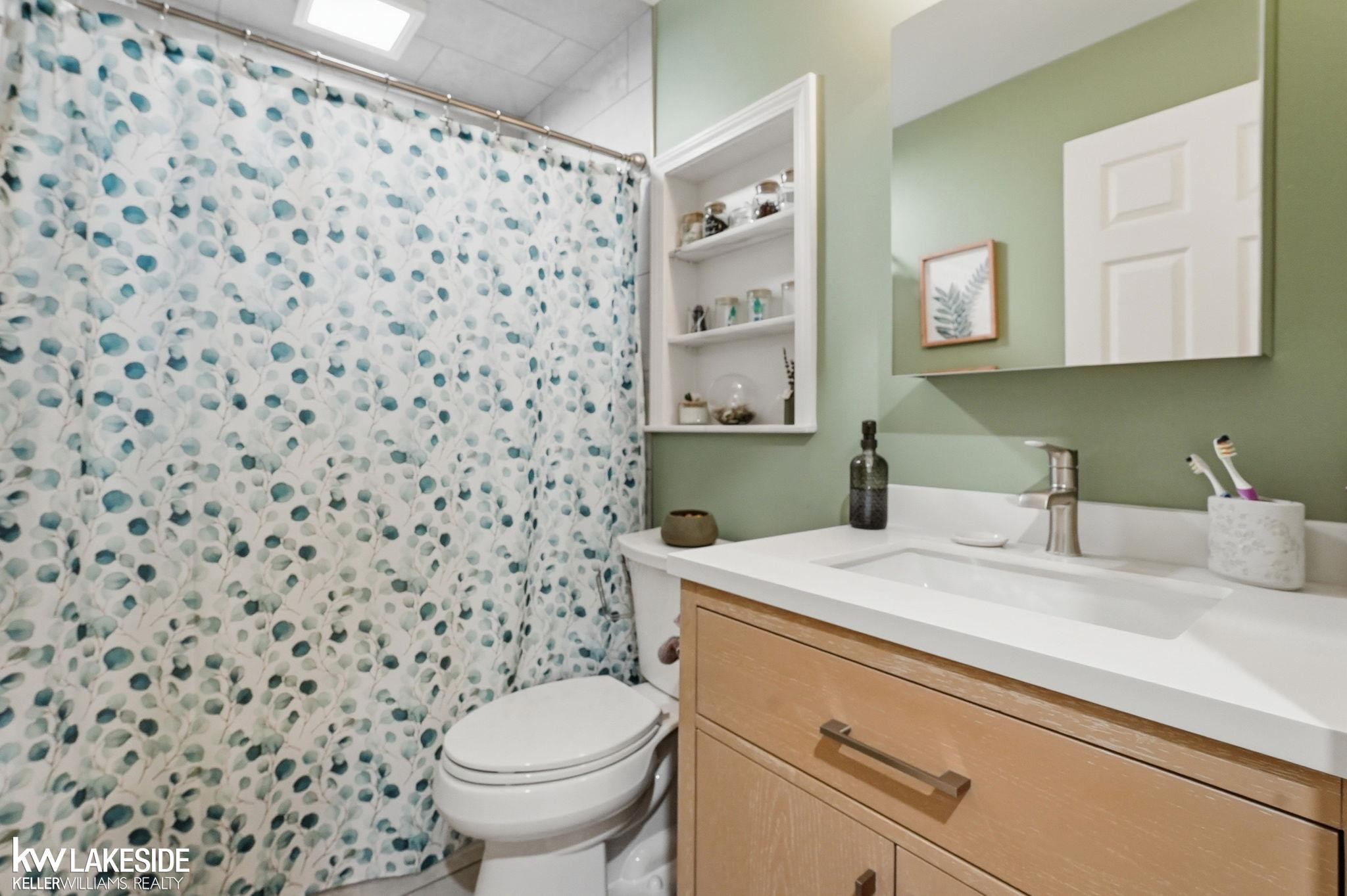 740 Robbinann Drive, Waterford, MI 48328 — Photo 13
