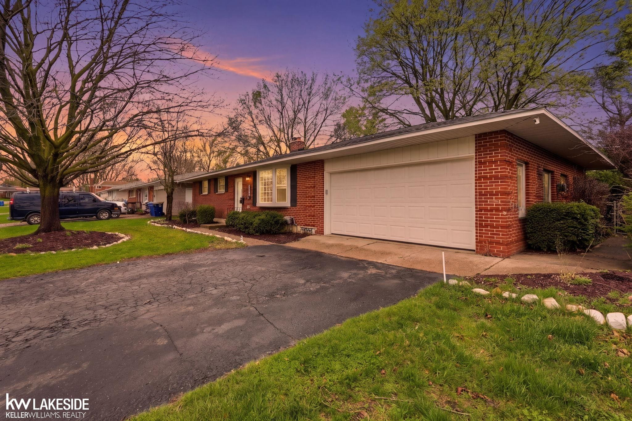 740 Robbinann Drive, Waterford, MI 48328 — Photo 22