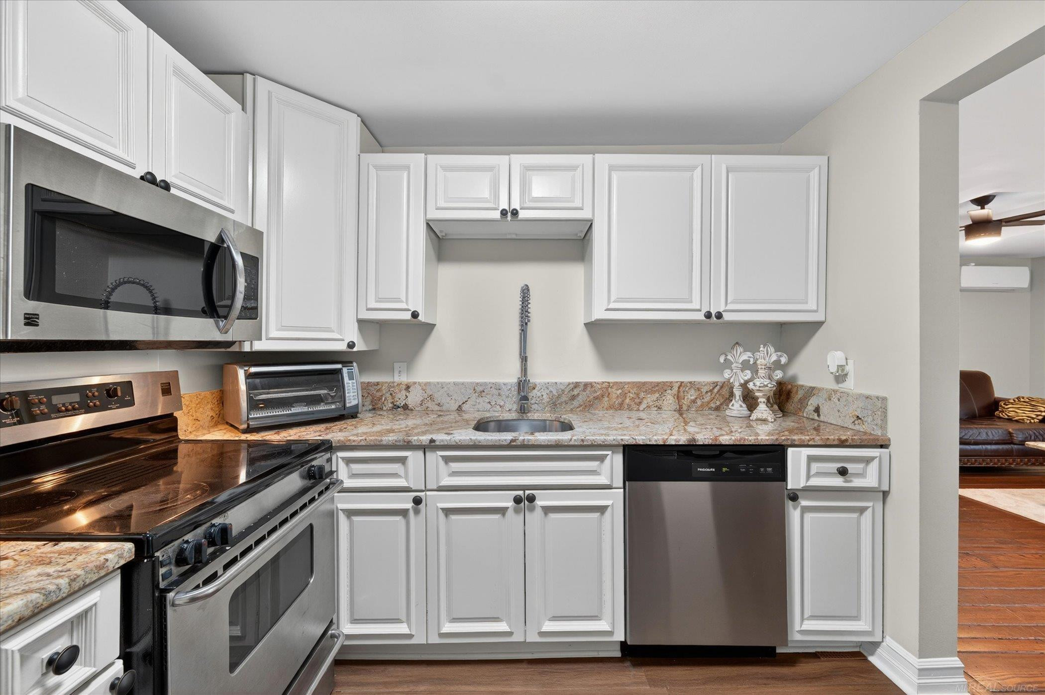 3310 Blue Water Drive, MI 48059 — Photo 10