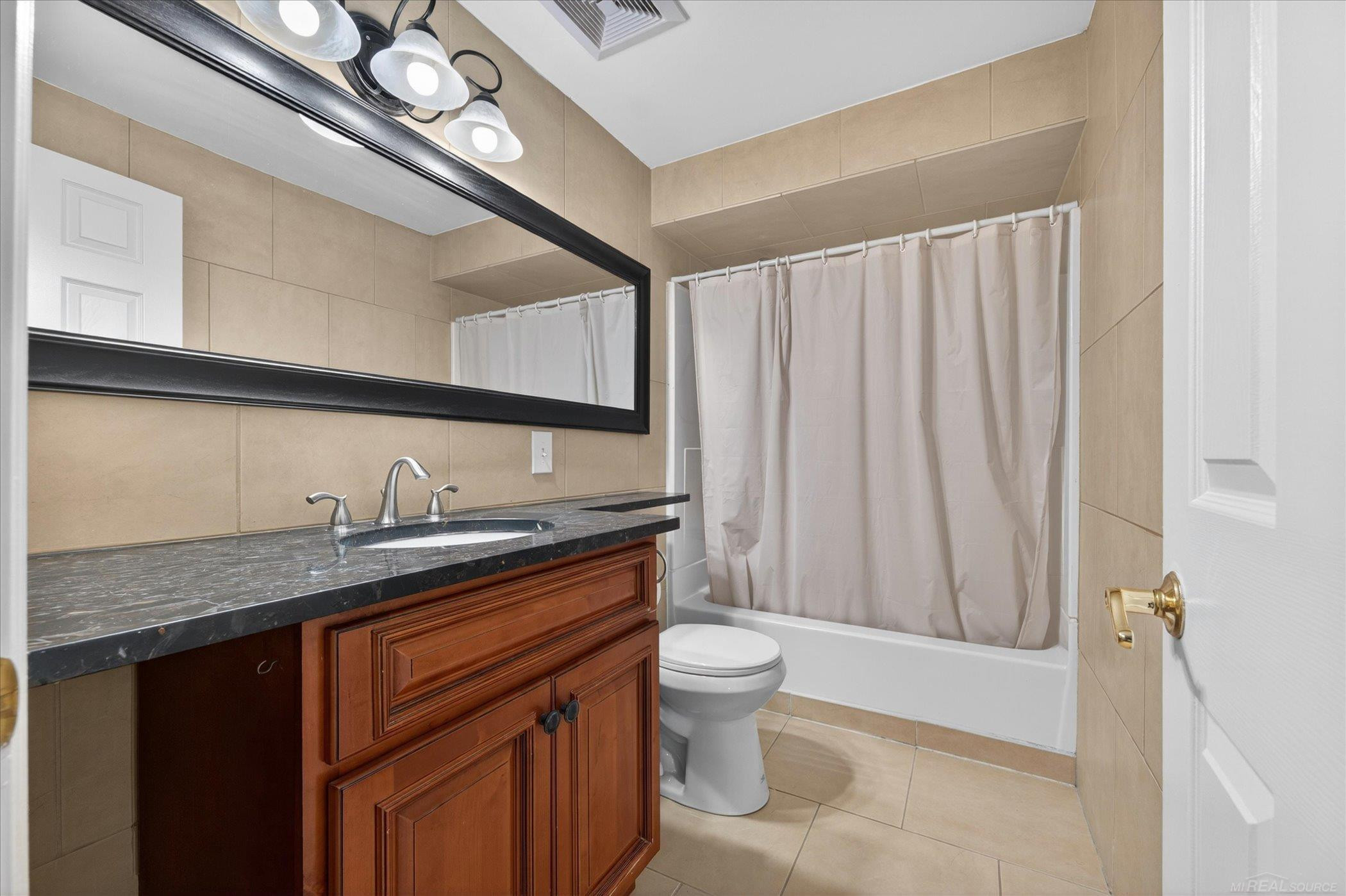 3310 Blue Water Drive, MI 48059 — Photo 13