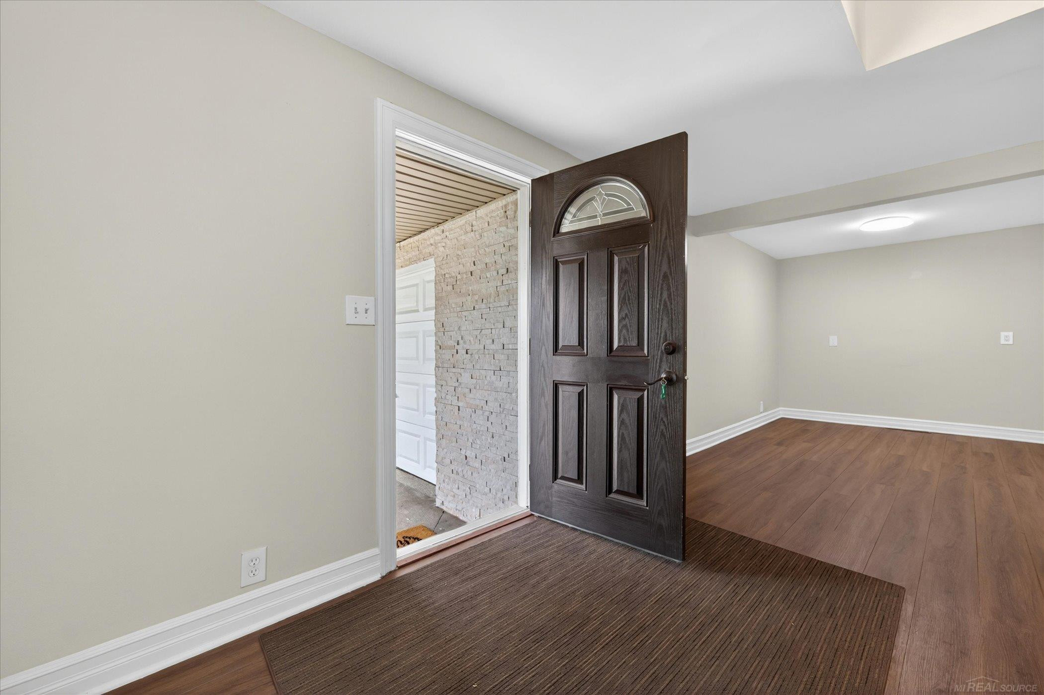 3310 Blue Water Drive, MI 48059 — Photo 15