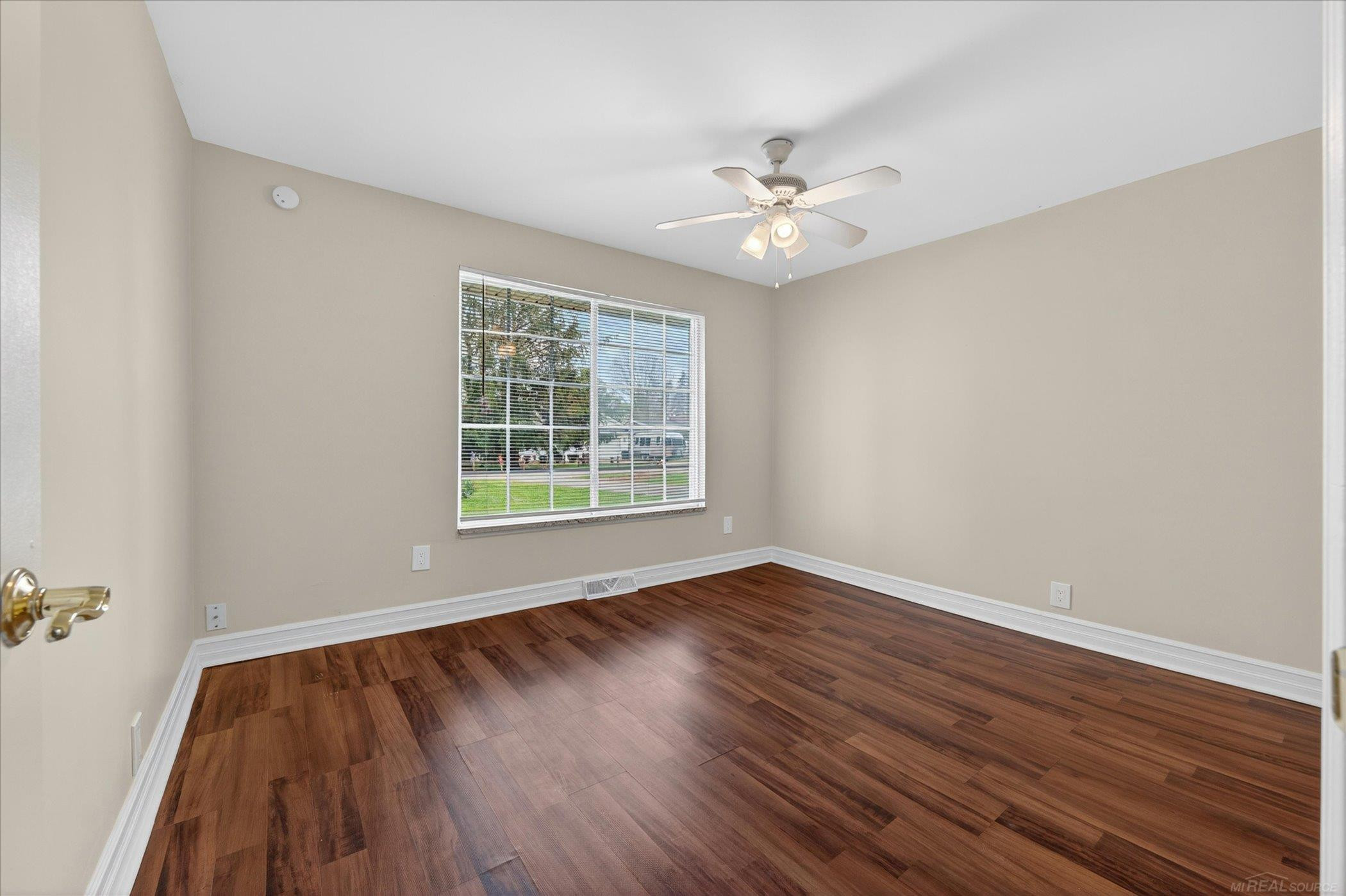 3310 Blue Water Drive, MI 48059 — Photo 20