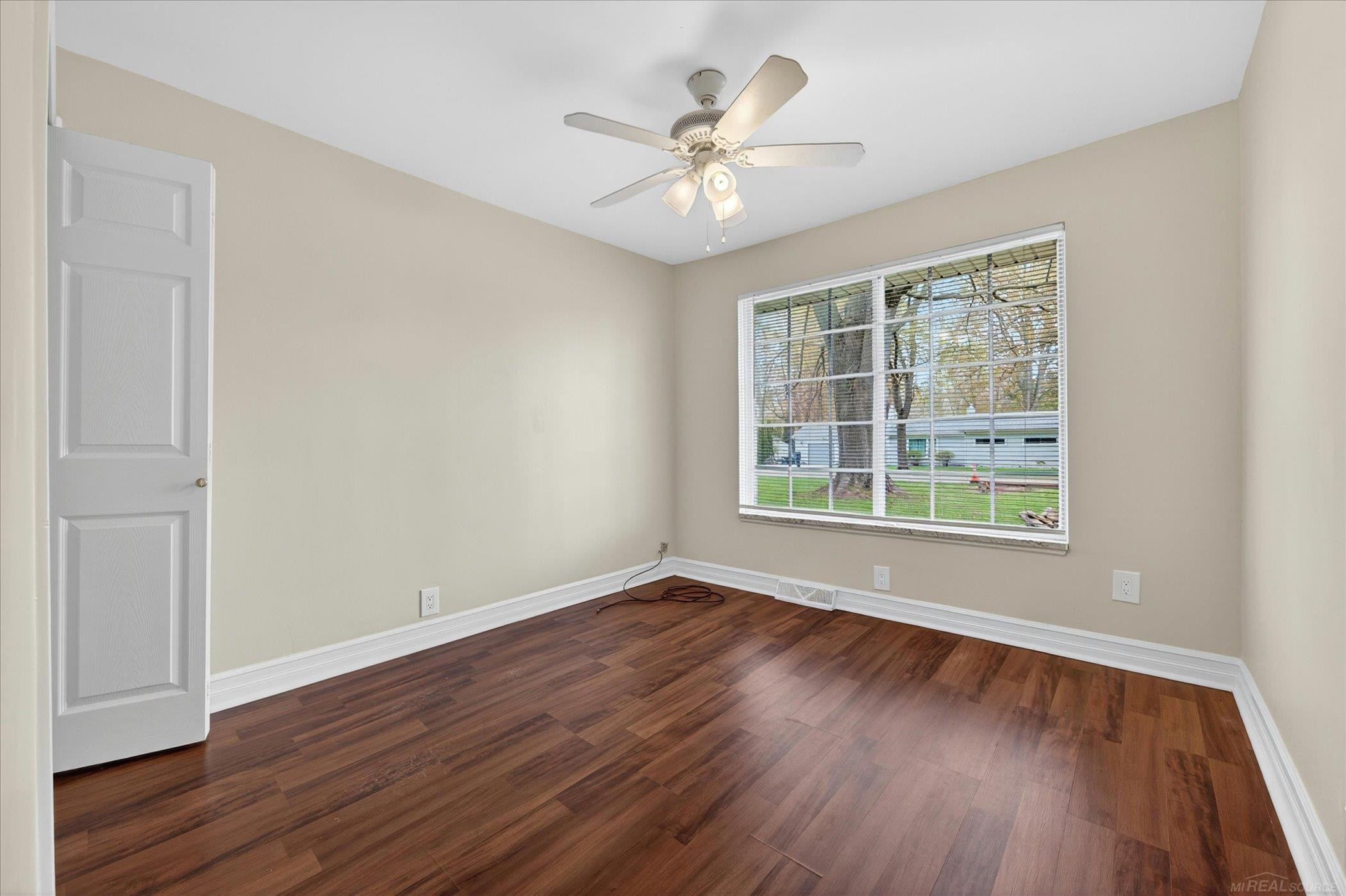 3310 Blue Water Drive, MI 48059 — Photo 23