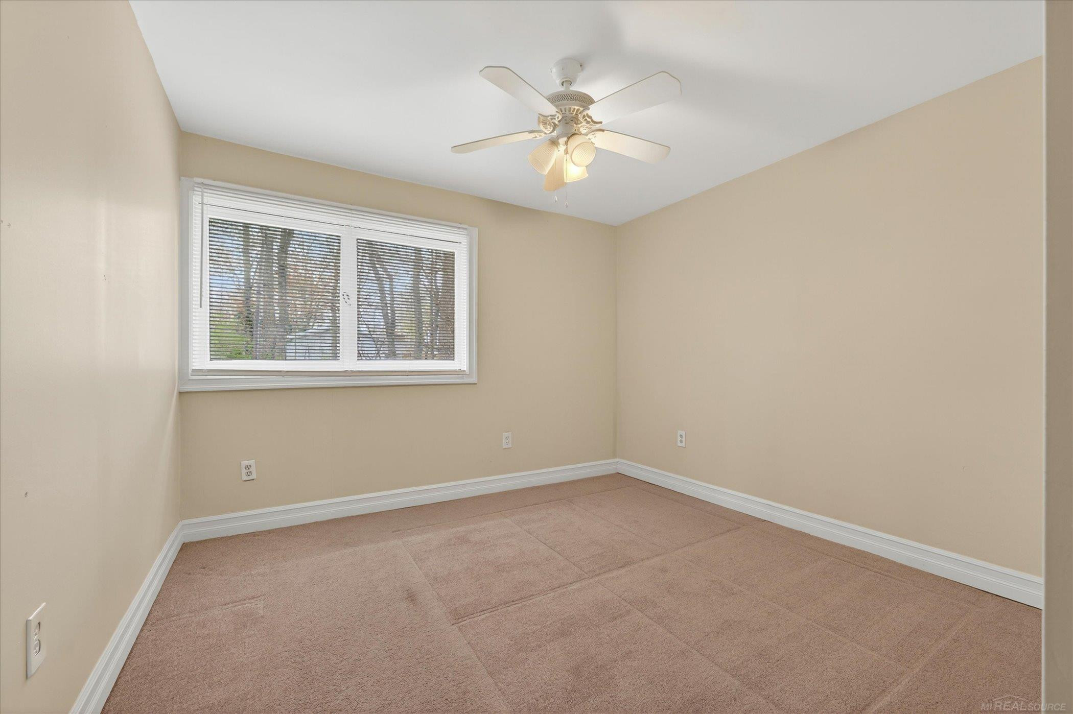 3310 Blue Water Drive, MI 48059 — Photo 31