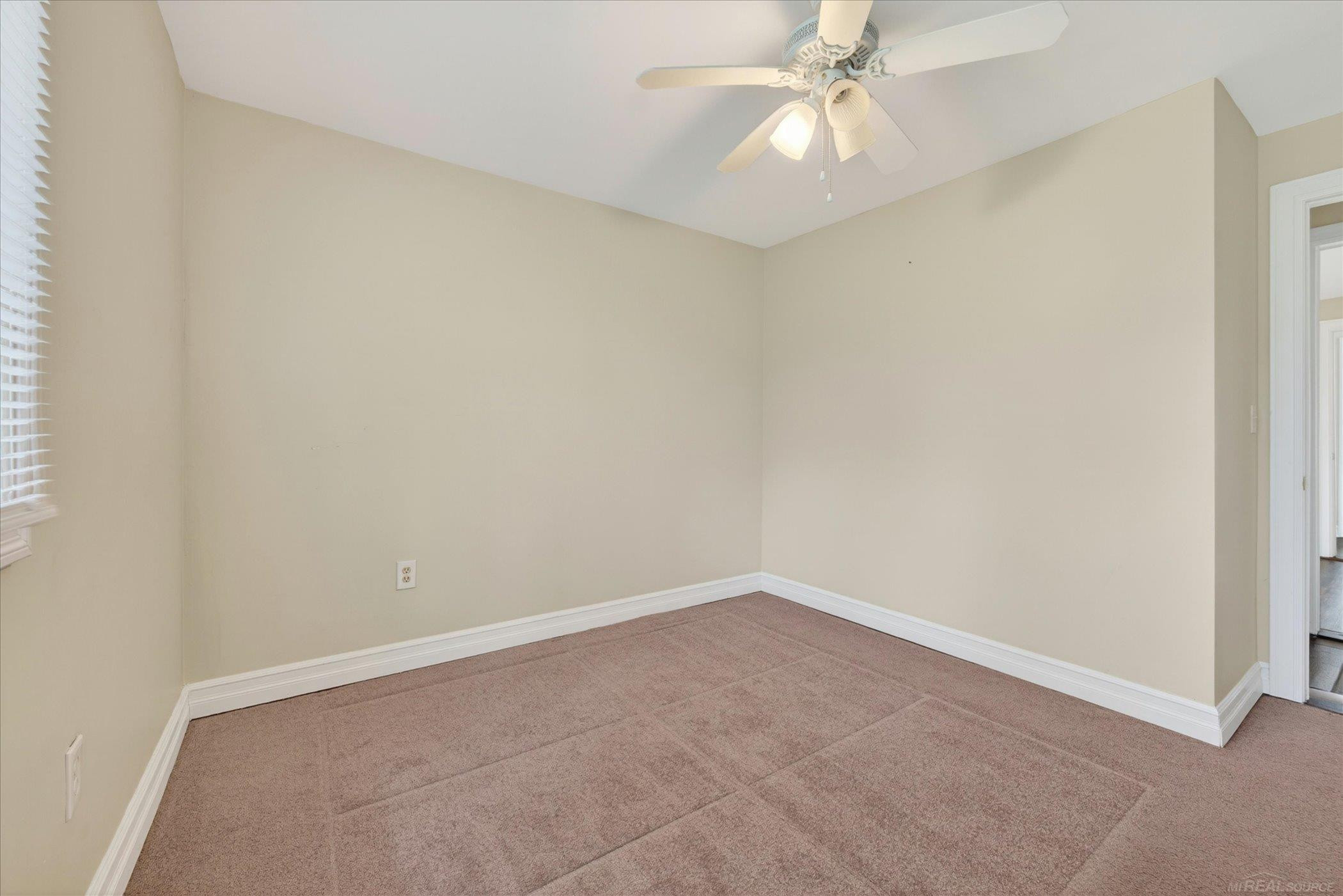 3310 Blue Water Drive, MI 48059 — Photo 32