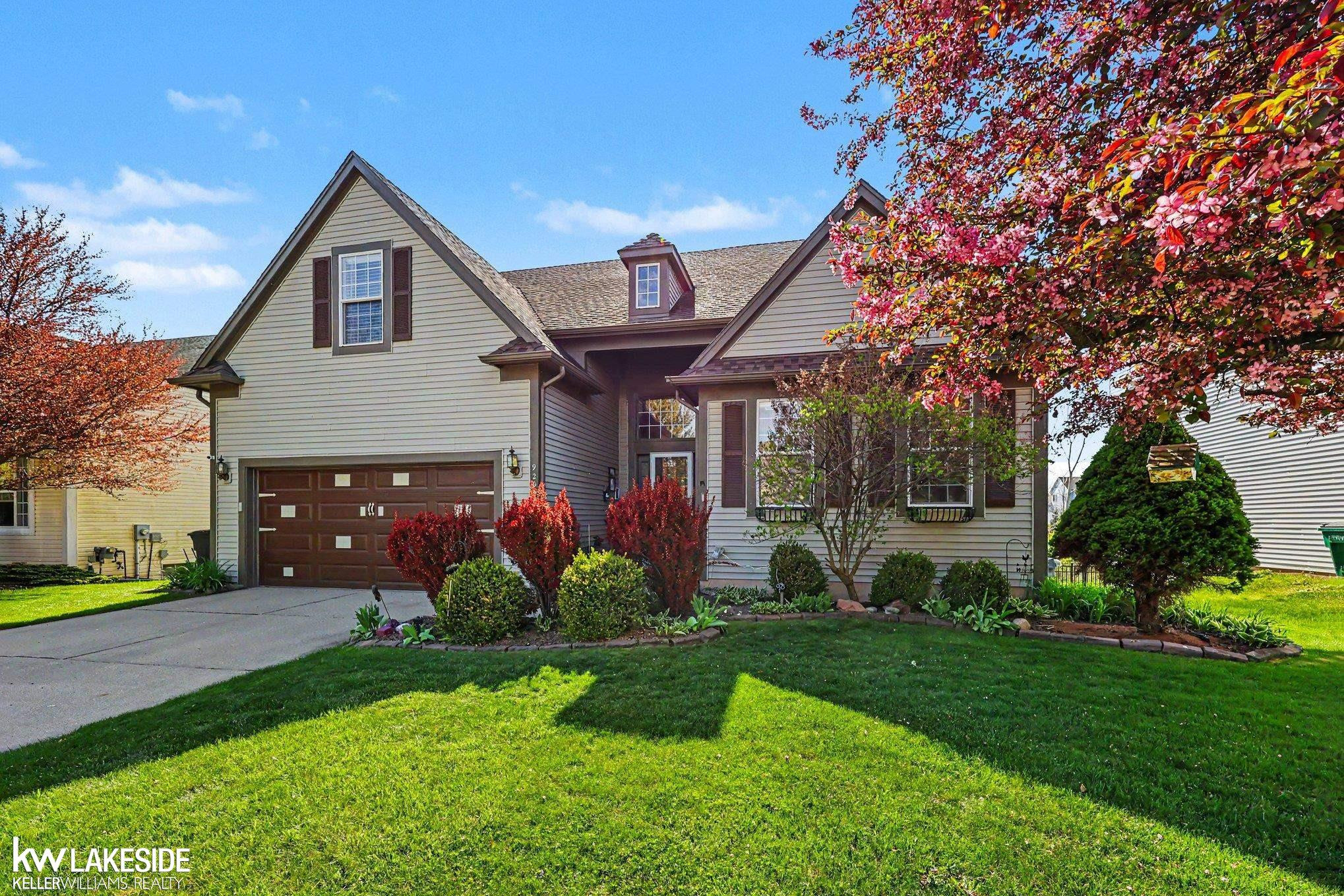 920 Cross Street, Oxford, MI 48371 — front exterior