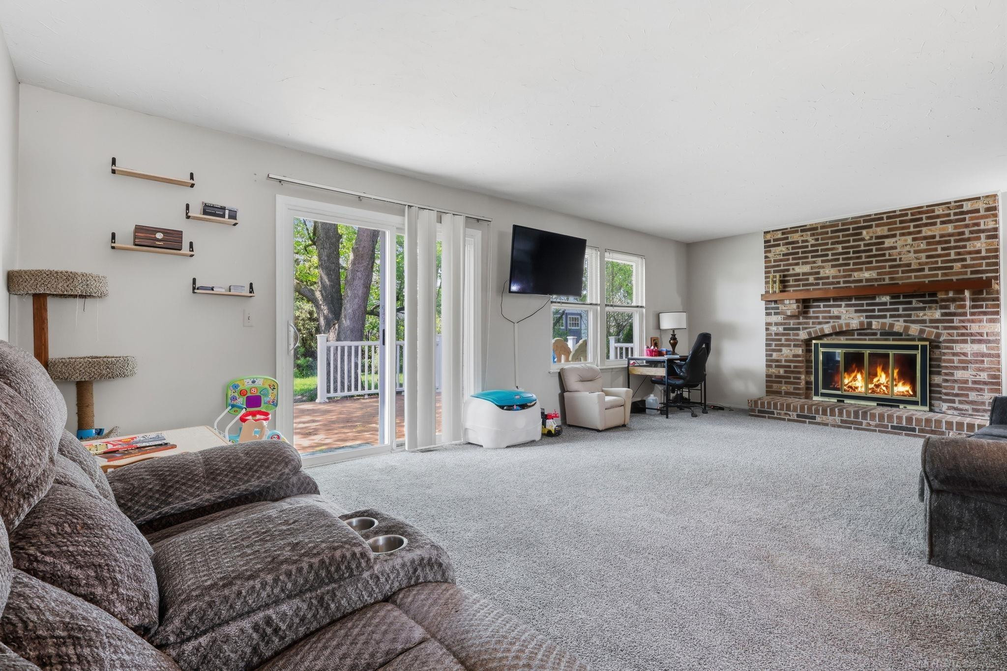45471 Ronnen Drive, MI 48044 — Photo 8