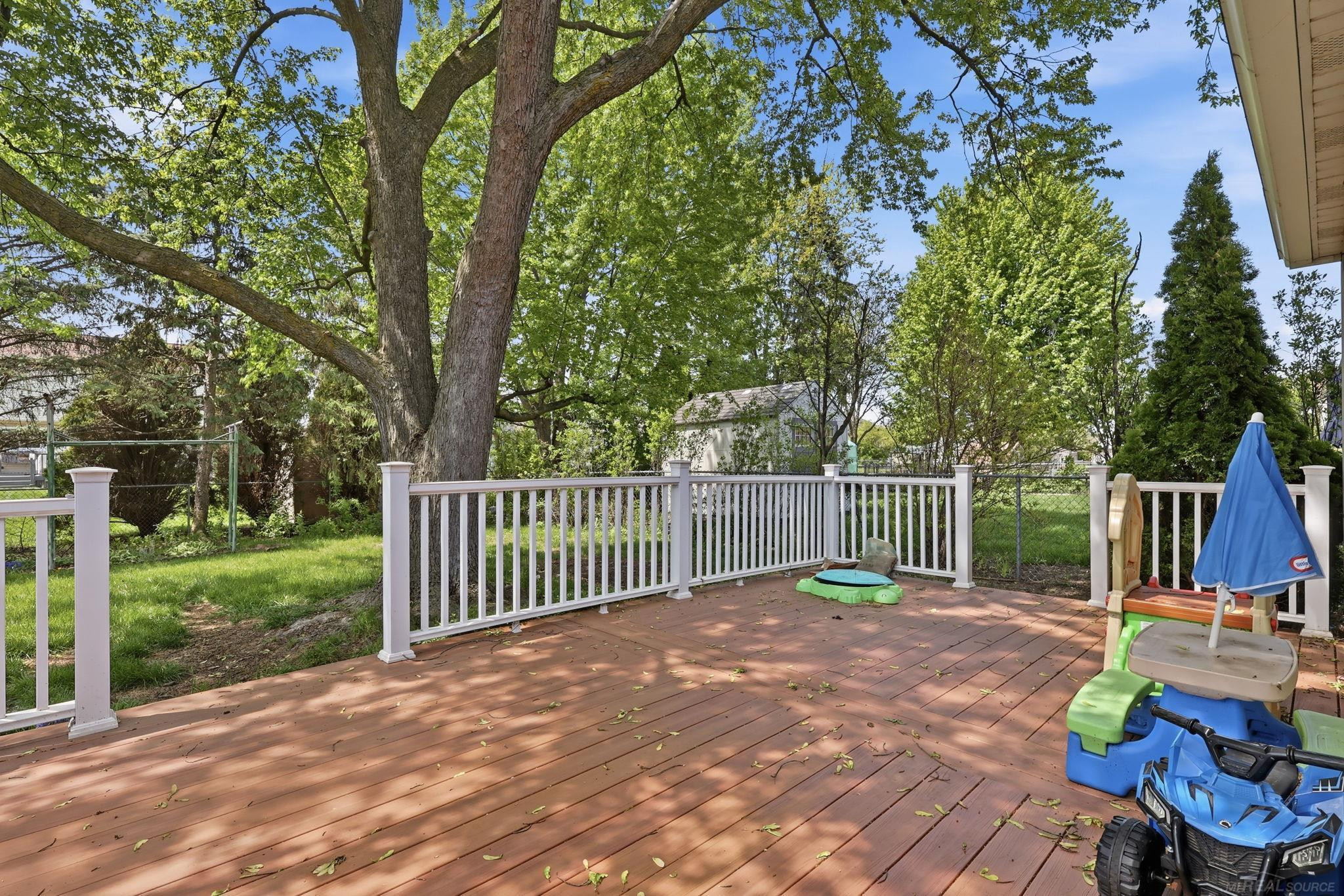 45471 Ronnen Drive, MI 48044 — Photo 20