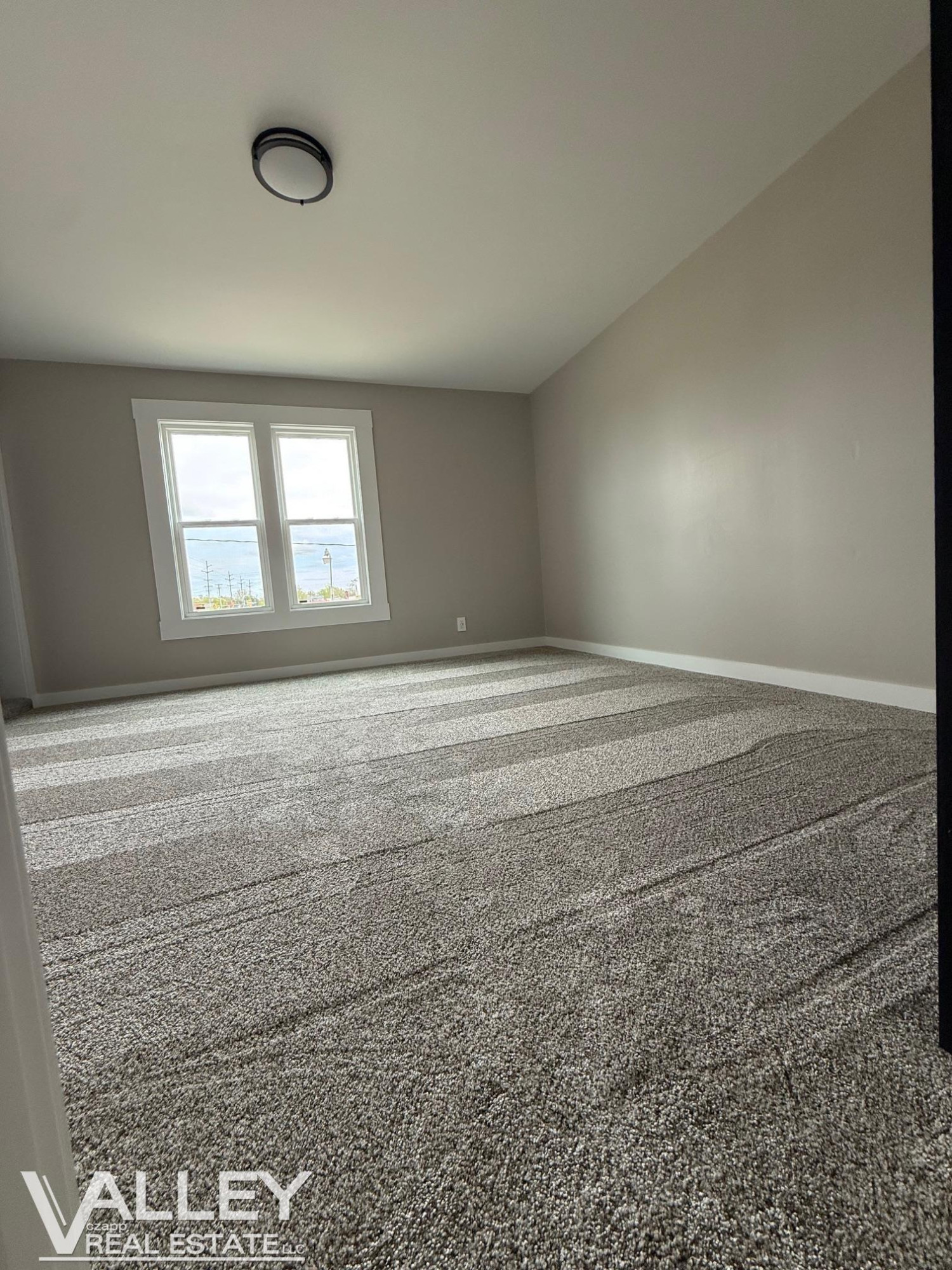 175 W Washington Street, Freeland, MI 48623 — Photo 29