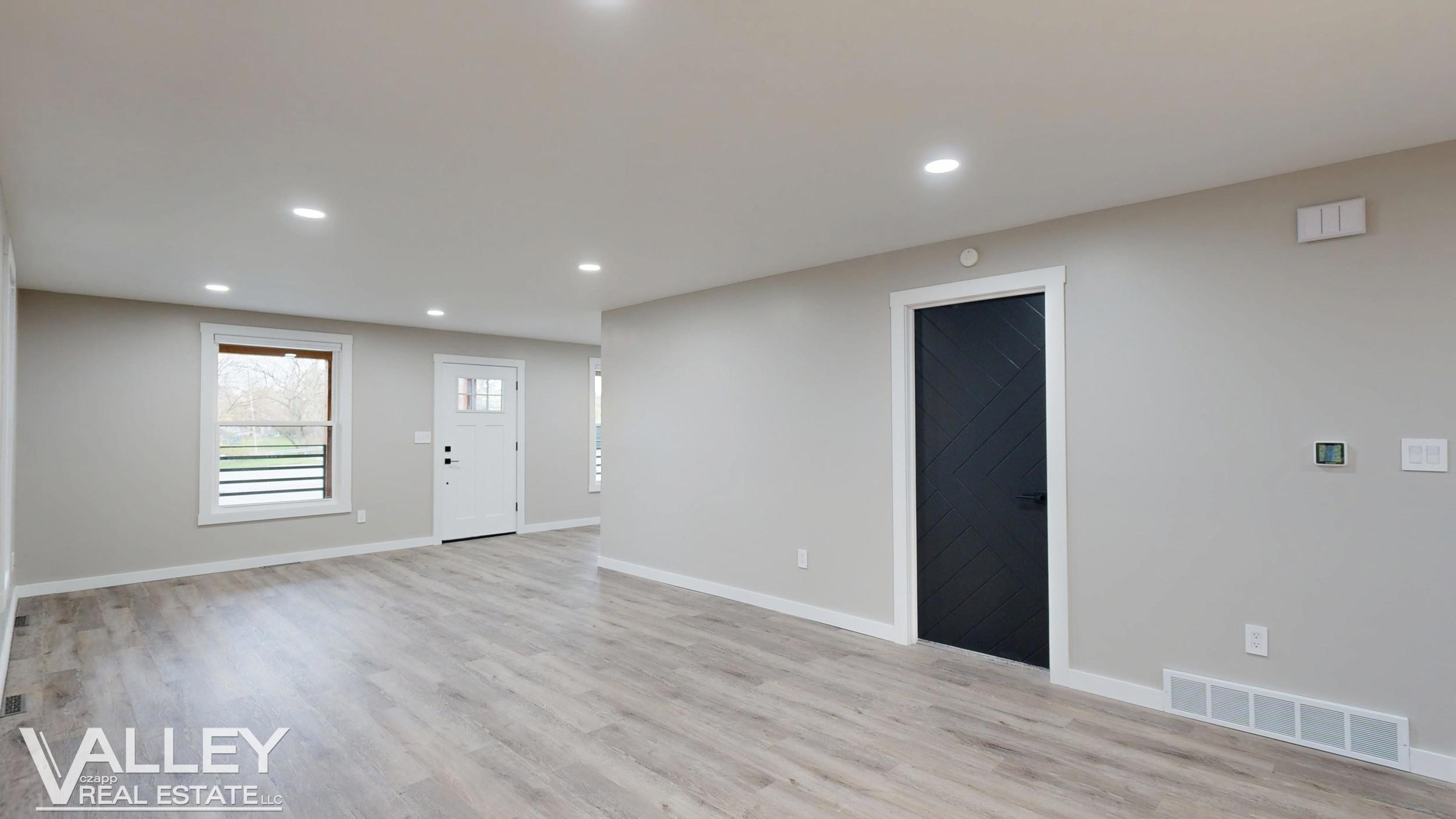 175 W Washington Street, Freeland, MI 48623 — Photo 37