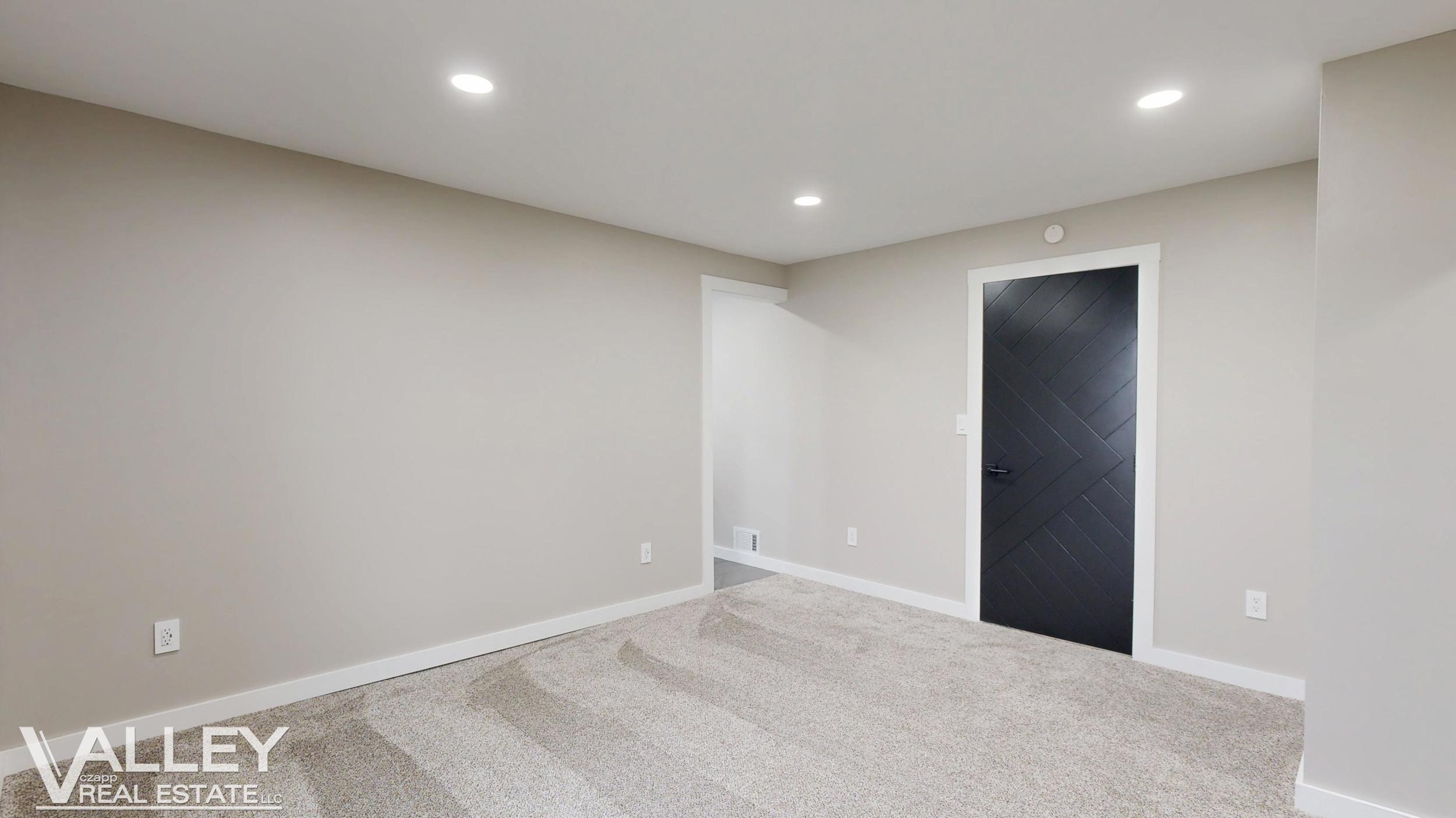 175 W Washington Street, Freeland, MI 48623 — Photo 46