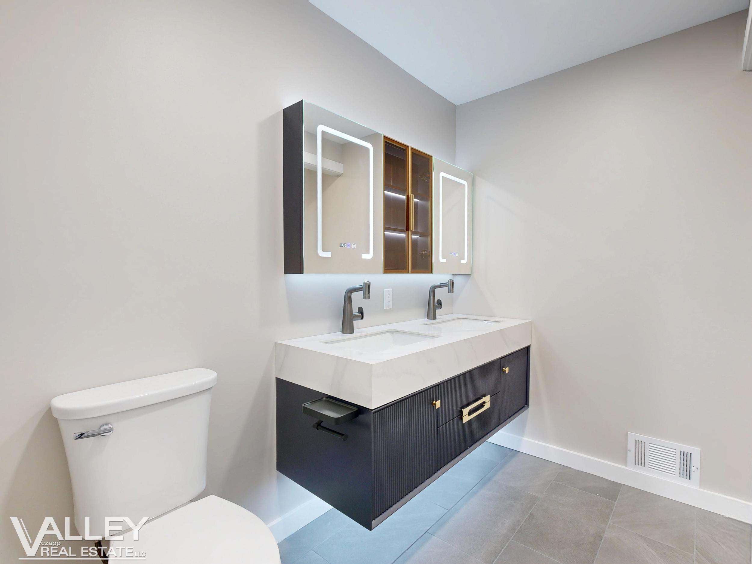 175 W Washington Street, Freeland, MI 48623 — Photo 48