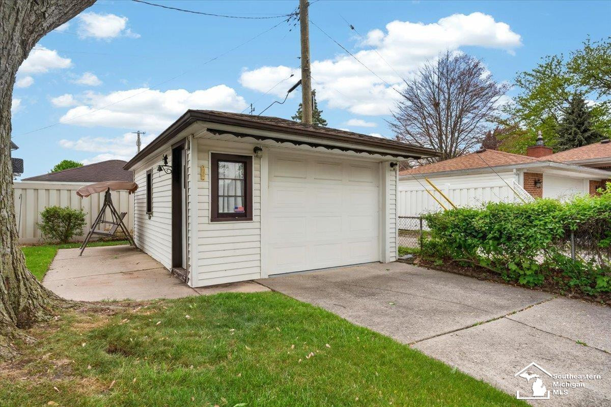 604 8th Street, Wyandotte, MI 48192 — Photo 17