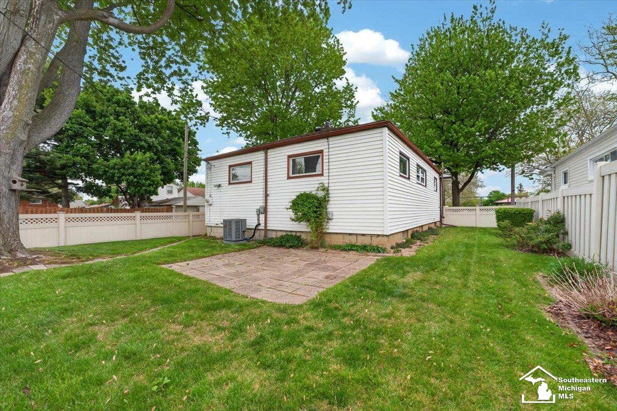 604 8th Street, Wyandotte, MI 48192 — Photo 18