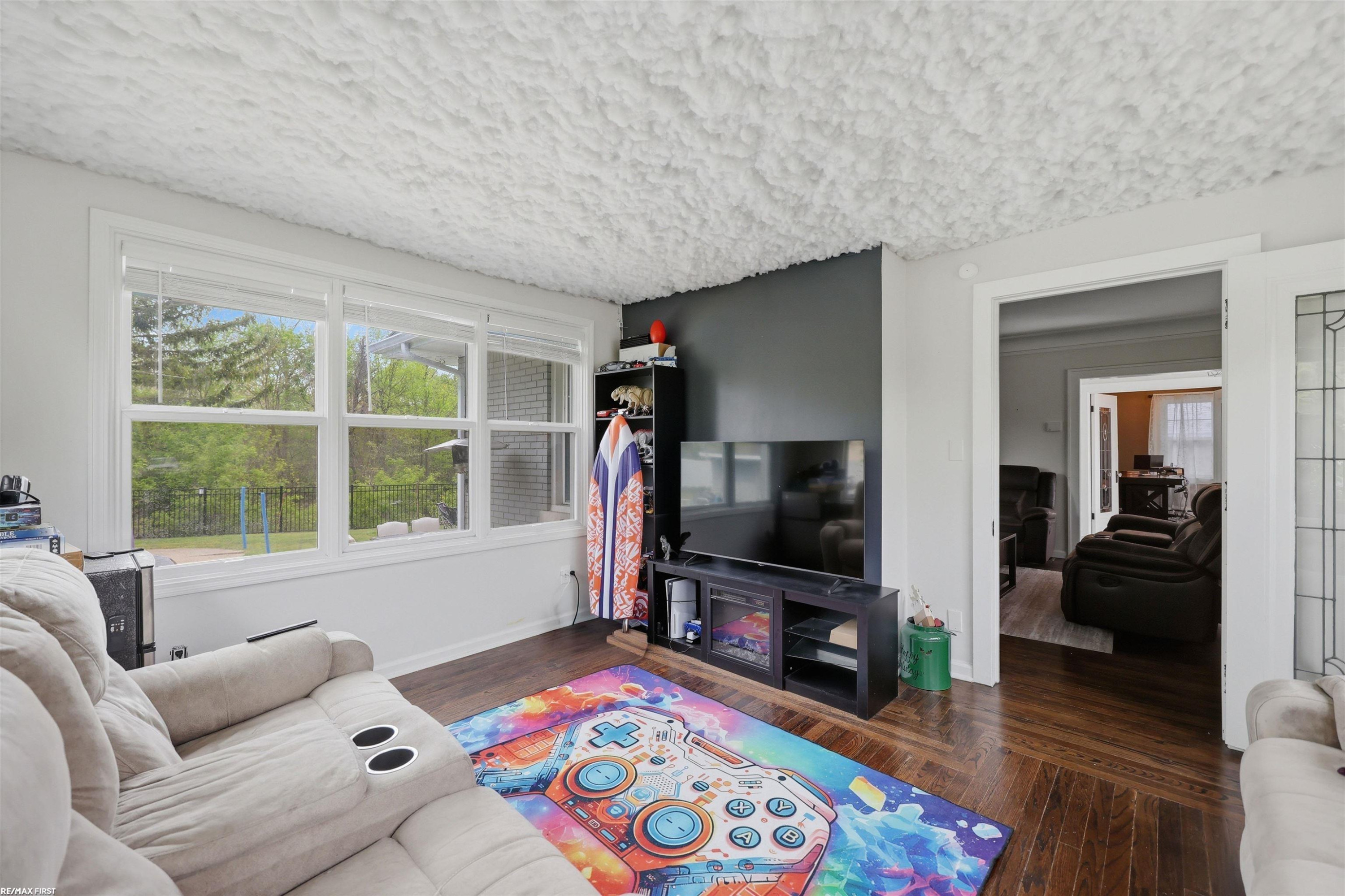 8490 Clinton River Road, Sterling Heights, MI 48314 — Photo 12