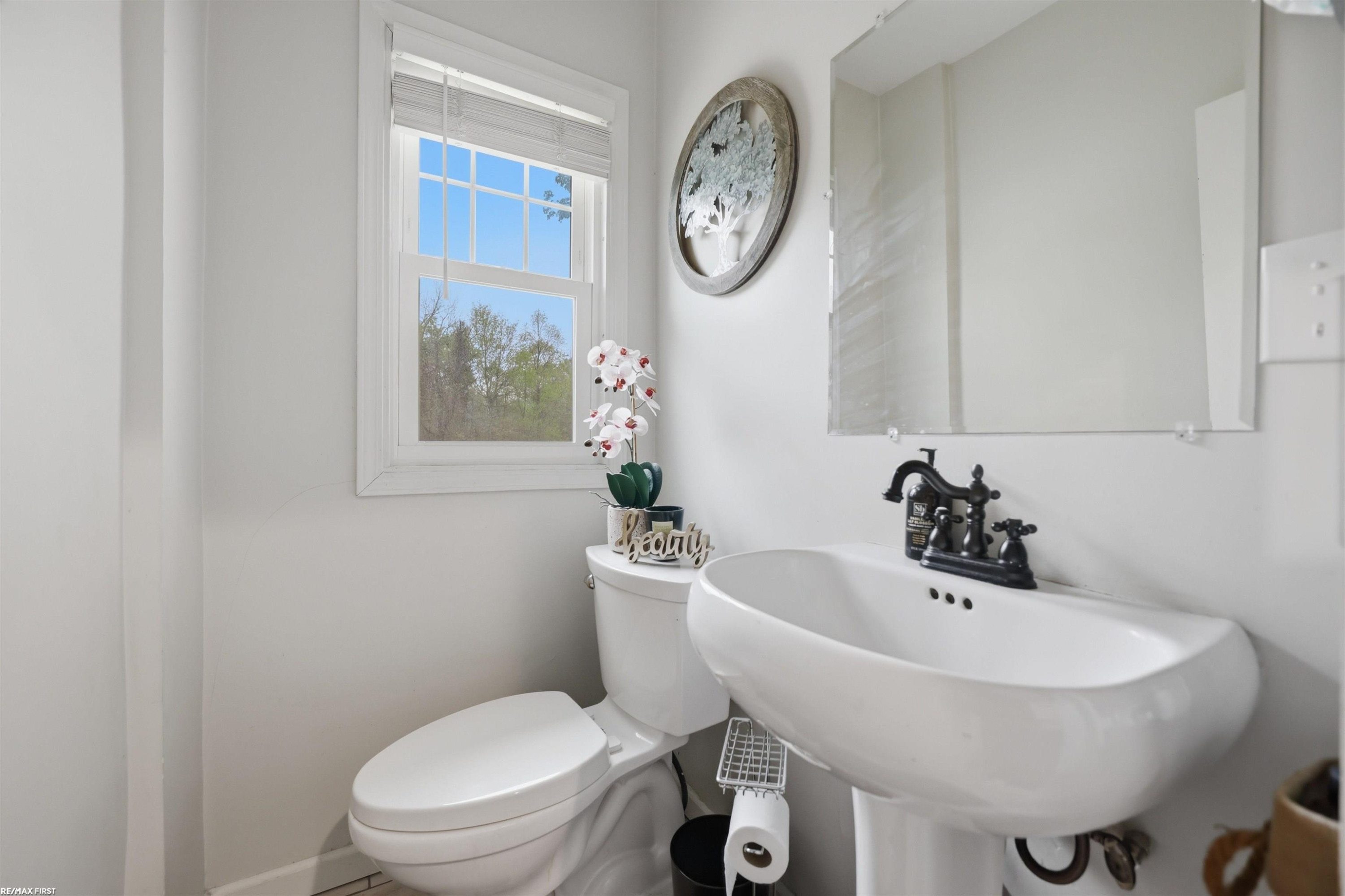 8490 Clinton River Road, Sterling Heights, MI 48314 — Photo 15
